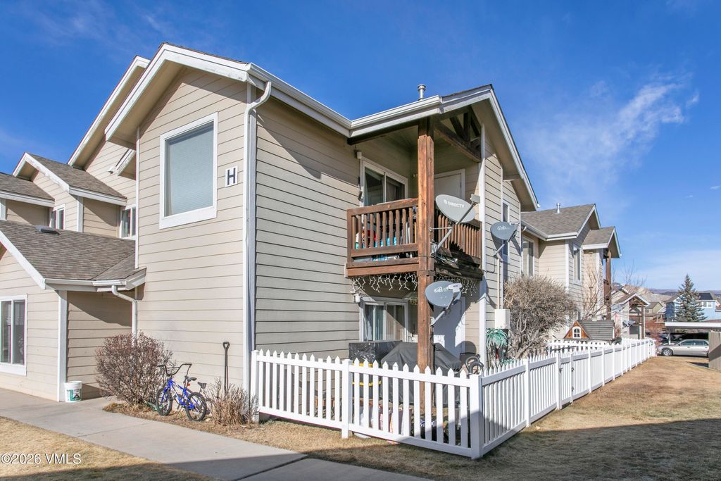 Photo of 127 Jules Drive #H202, Gypsum, CO 81637 (MLS # 1013487)