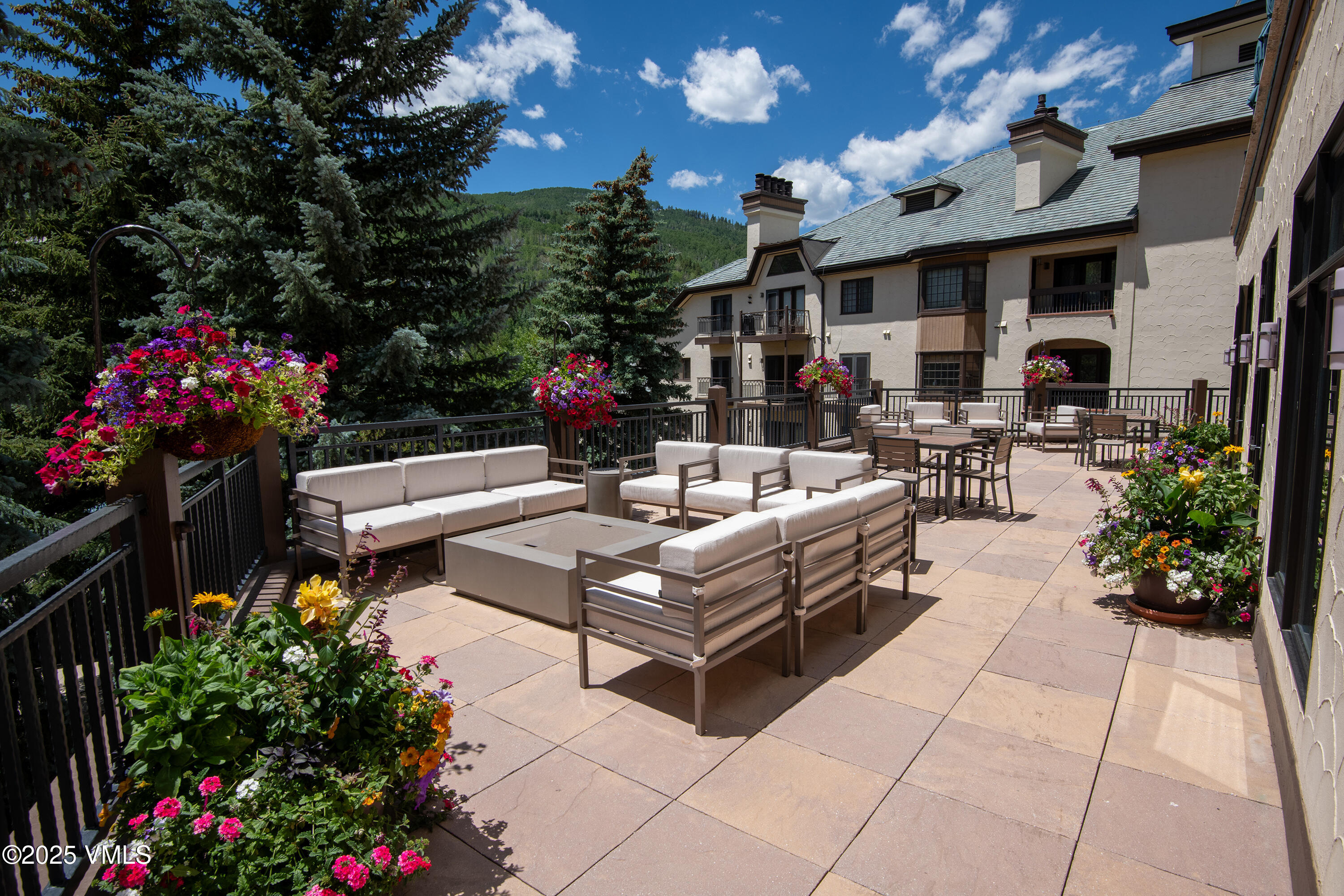 Beaver Creek, Colorado 81620, United States, 2 Bedrooms Bedrooms, ,2 BathroomsBathrooms,Residential,Active,8939