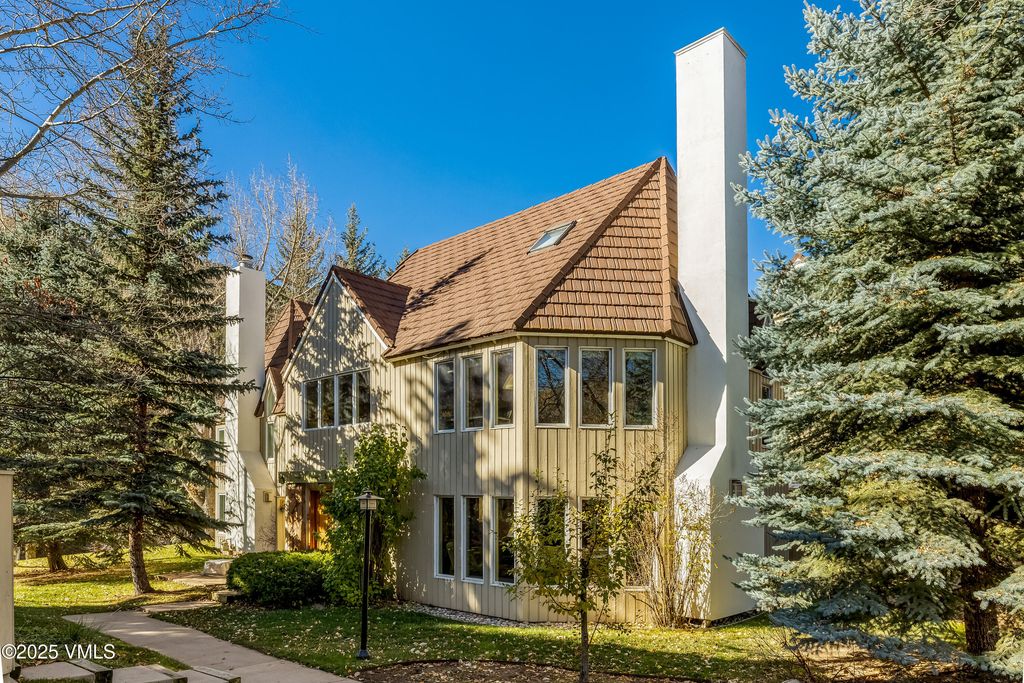 Photo of 3000 Eaglebend Drive #5, Avon, CO 81620 (MLS # 1012979)