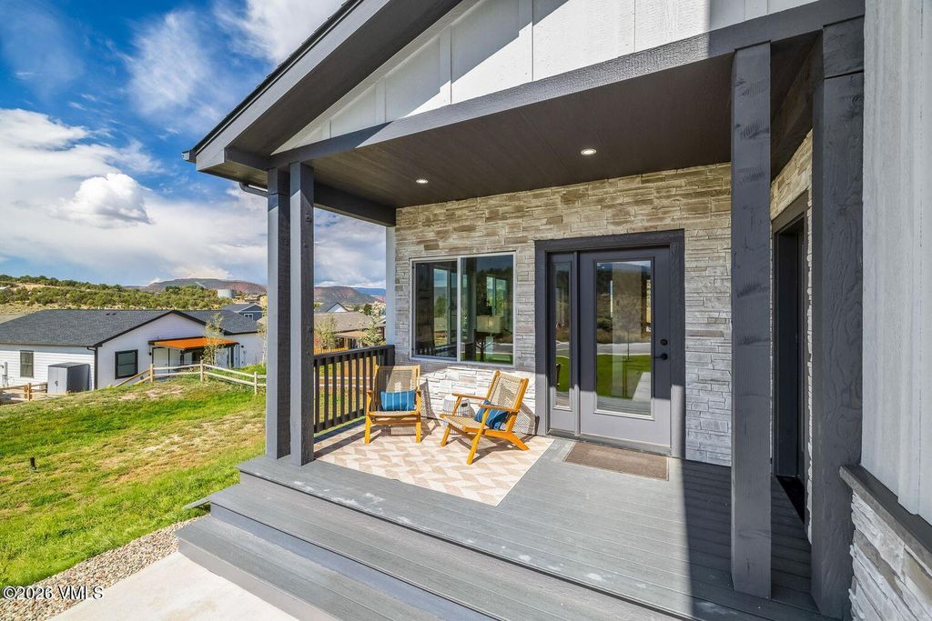 Photo of 259 Tomahawk Drive, Gypsum, CO 81637 (MLS # 1014194)