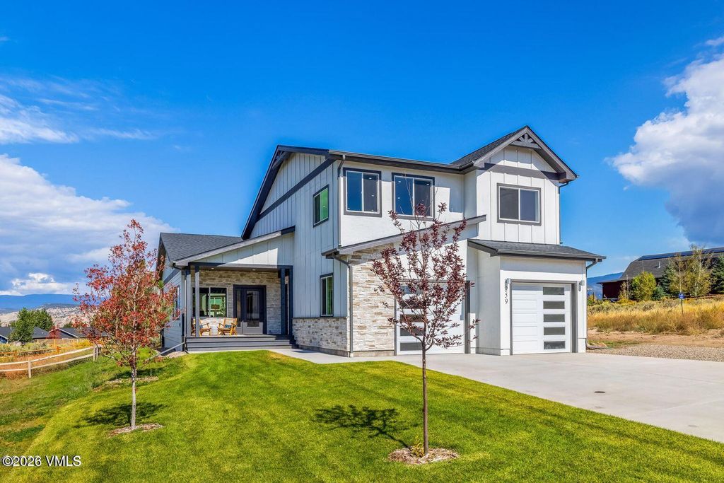 Photo of 259 Tomahawk Drive, Gypsum, CO 81637 (MLS # 1014194)