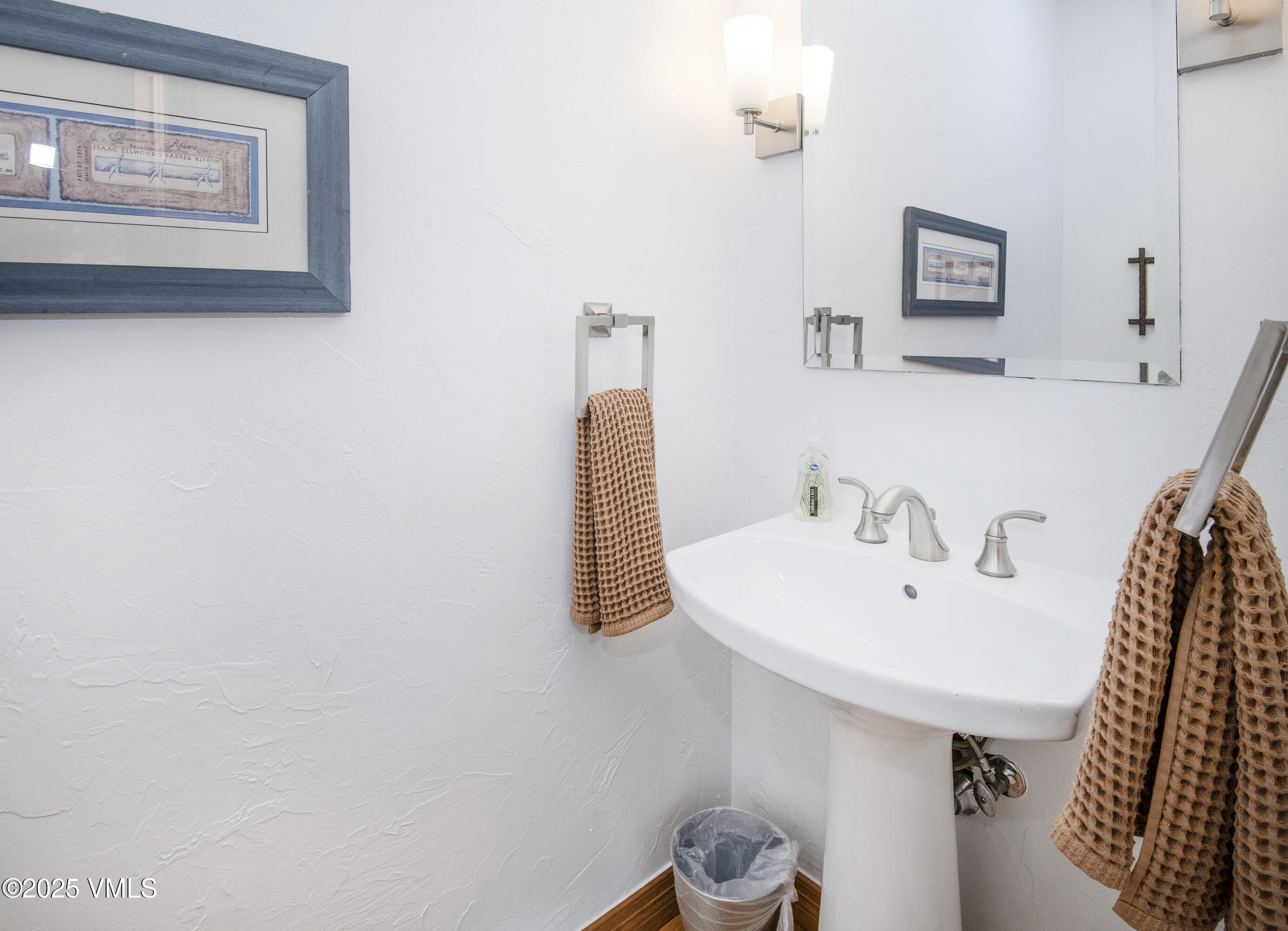 Vail, Colorado 81657, United States, 3 Bedrooms Bedrooms, ,4 BathroomsBathrooms,Residential,Pending,138992