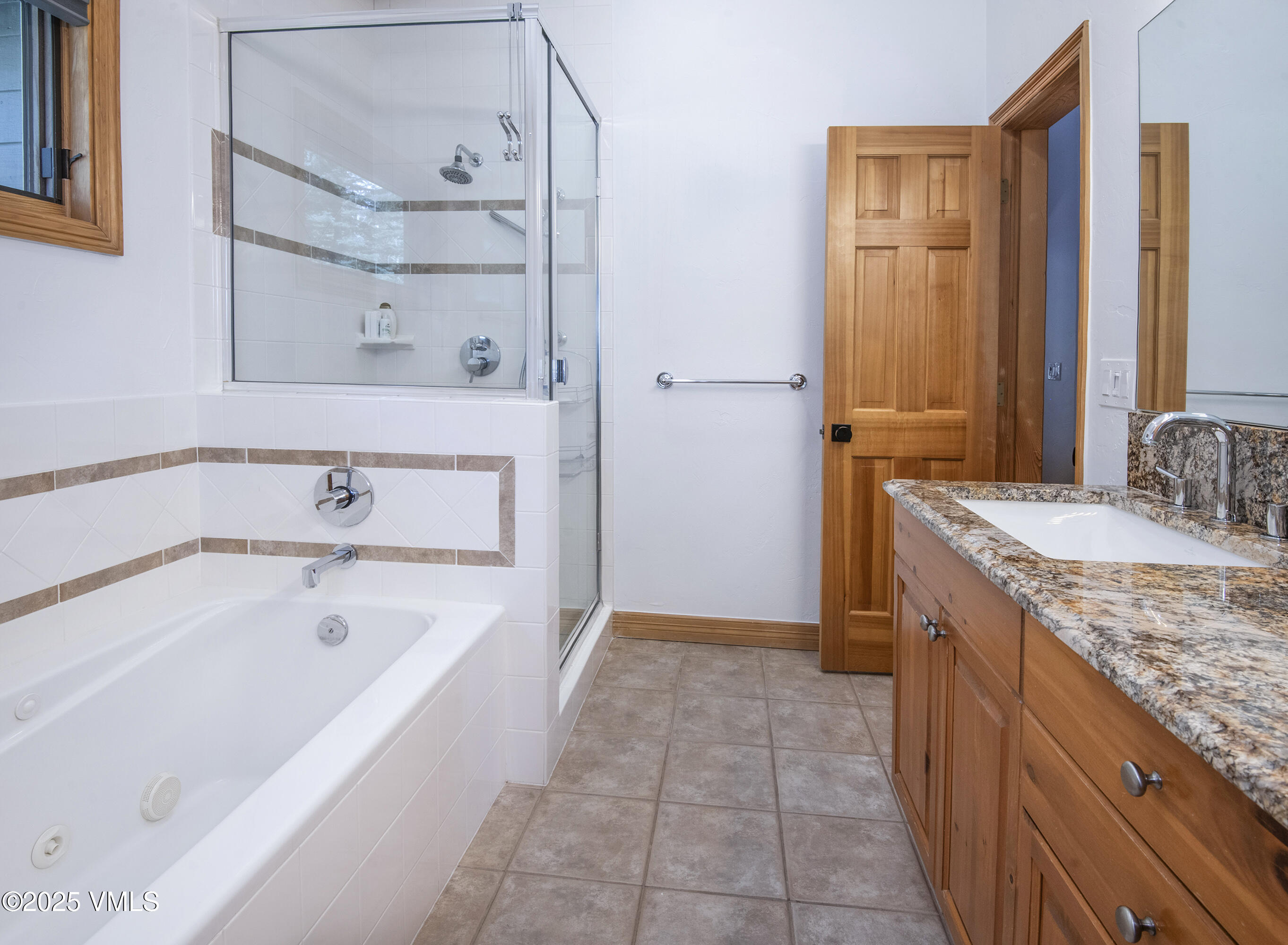 Vail, Colorado 81657, United States, 3 Bedrooms Bedrooms, ,4 BathroomsBathrooms,Residential,Pending,138992