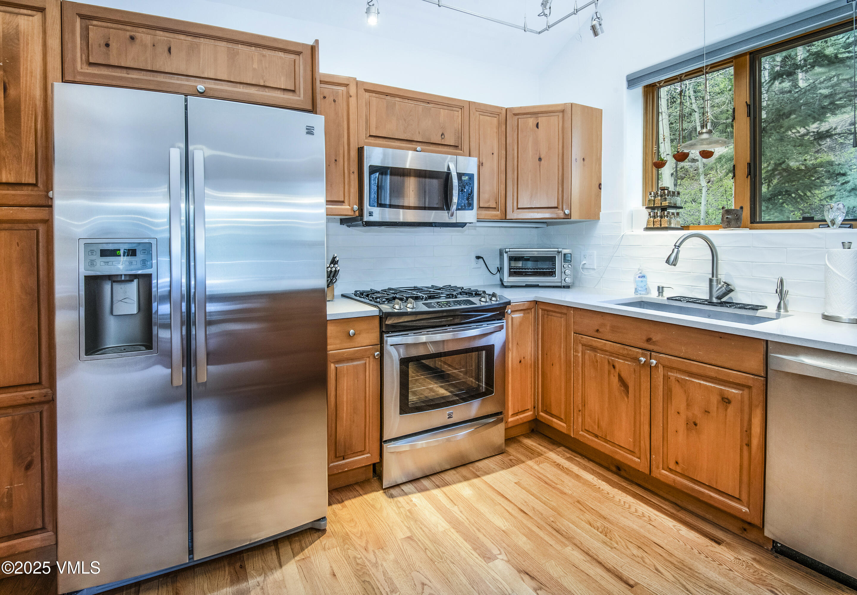 Vail, Colorado 81657, United States, 3 Bedrooms Bedrooms, ,4 BathroomsBathrooms,Residential,Pending,138992