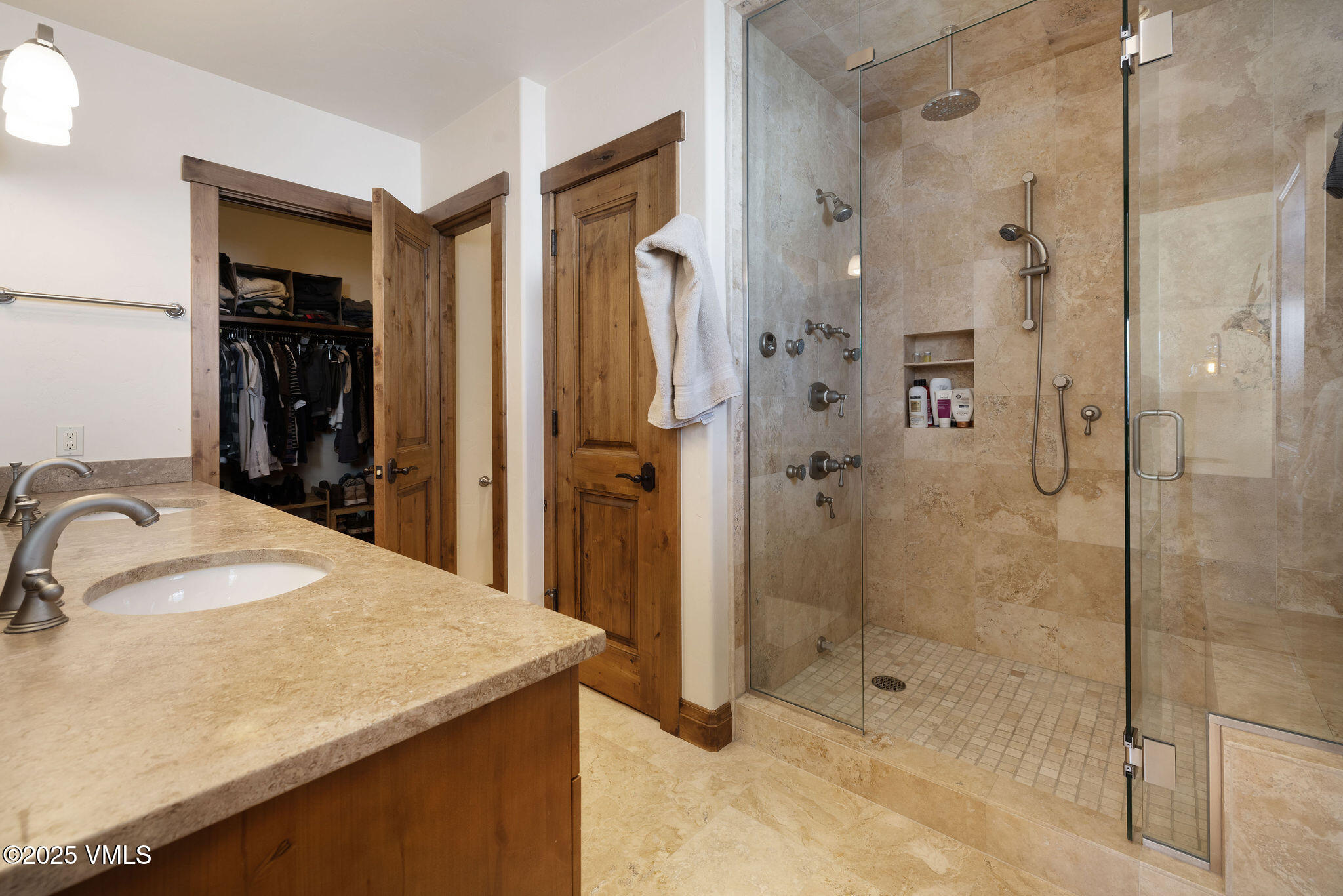 Avon, Colorado 81620, United States, 5 Bedrooms Bedrooms, ,6 BathroomsBathrooms,Residential,Active,7472