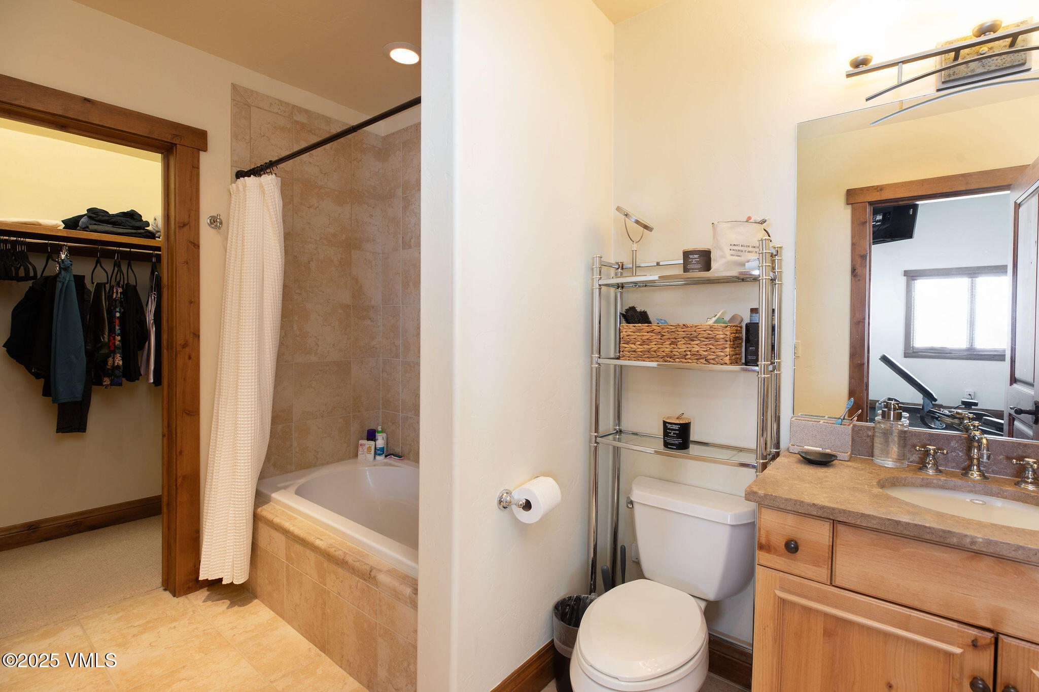 Avon, Colorado 81620, United States, 5 Bedrooms Bedrooms, ,6 BathroomsBathrooms,Residential,Active,7472