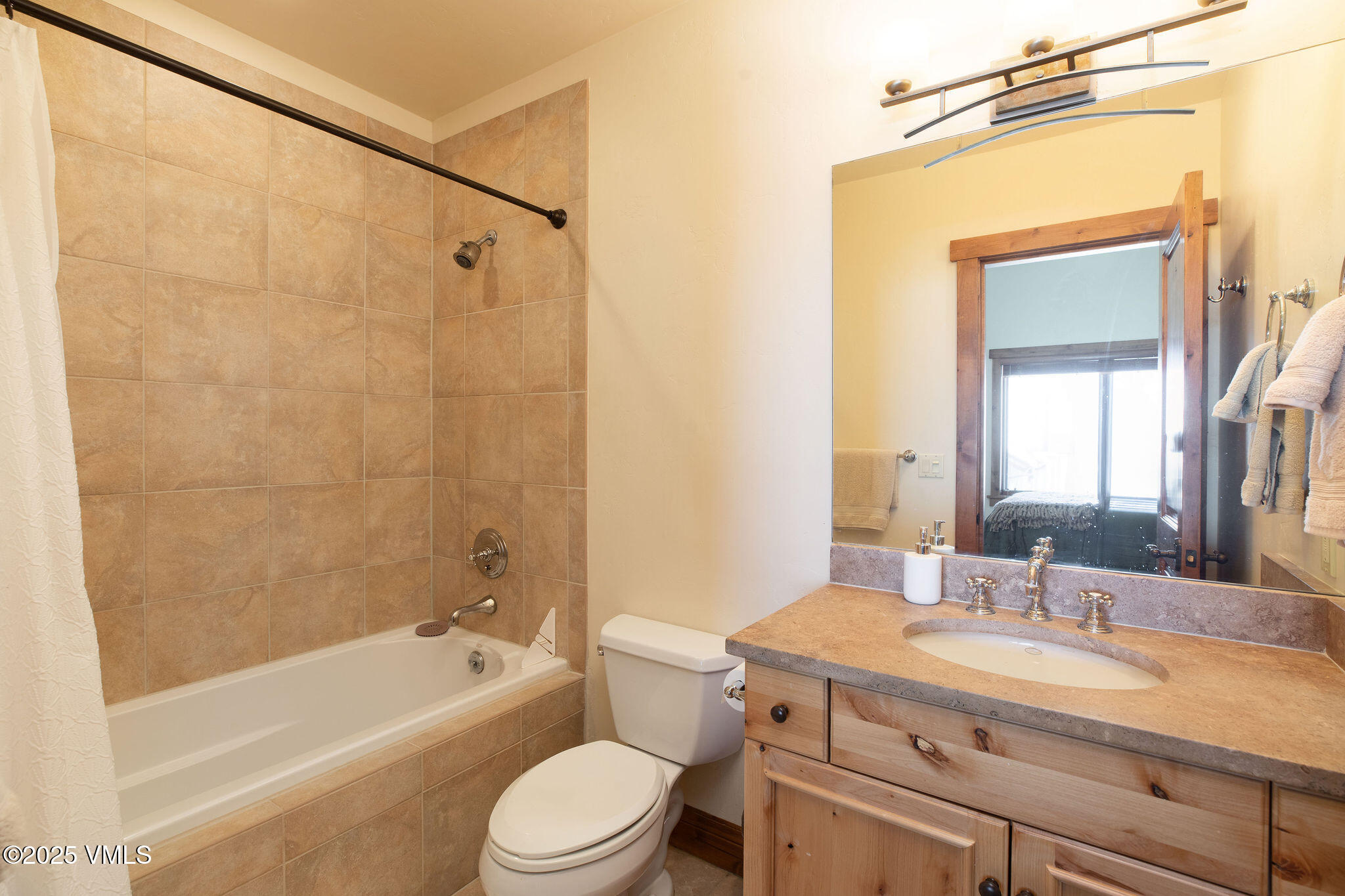 Avon, Colorado 81620, United States, 5 Bedrooms Bedrooms, ,6 BathroomsBathrooms,Residential,Active,7472