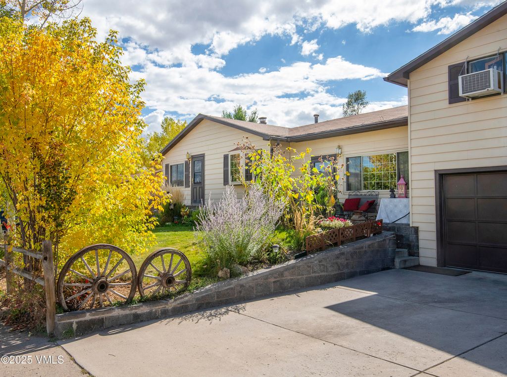 Photo of 197 Park Street, Gypsum, CO 81637 (MLS # 1012855)