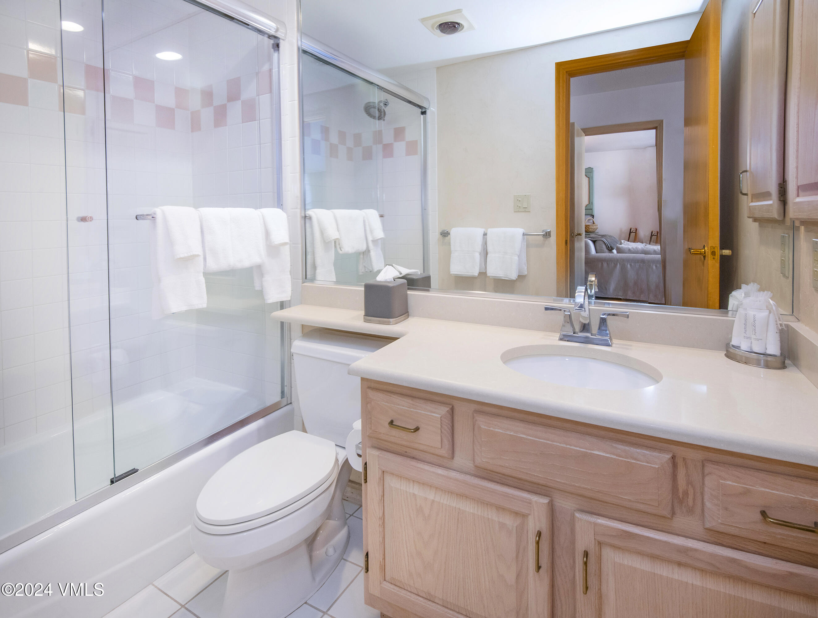 Beaver Creek, Colorado 81620, United States, 2 Bedrooms Bedrooms, ,2 BathroomsBathrooms,Residential,Pending,51298