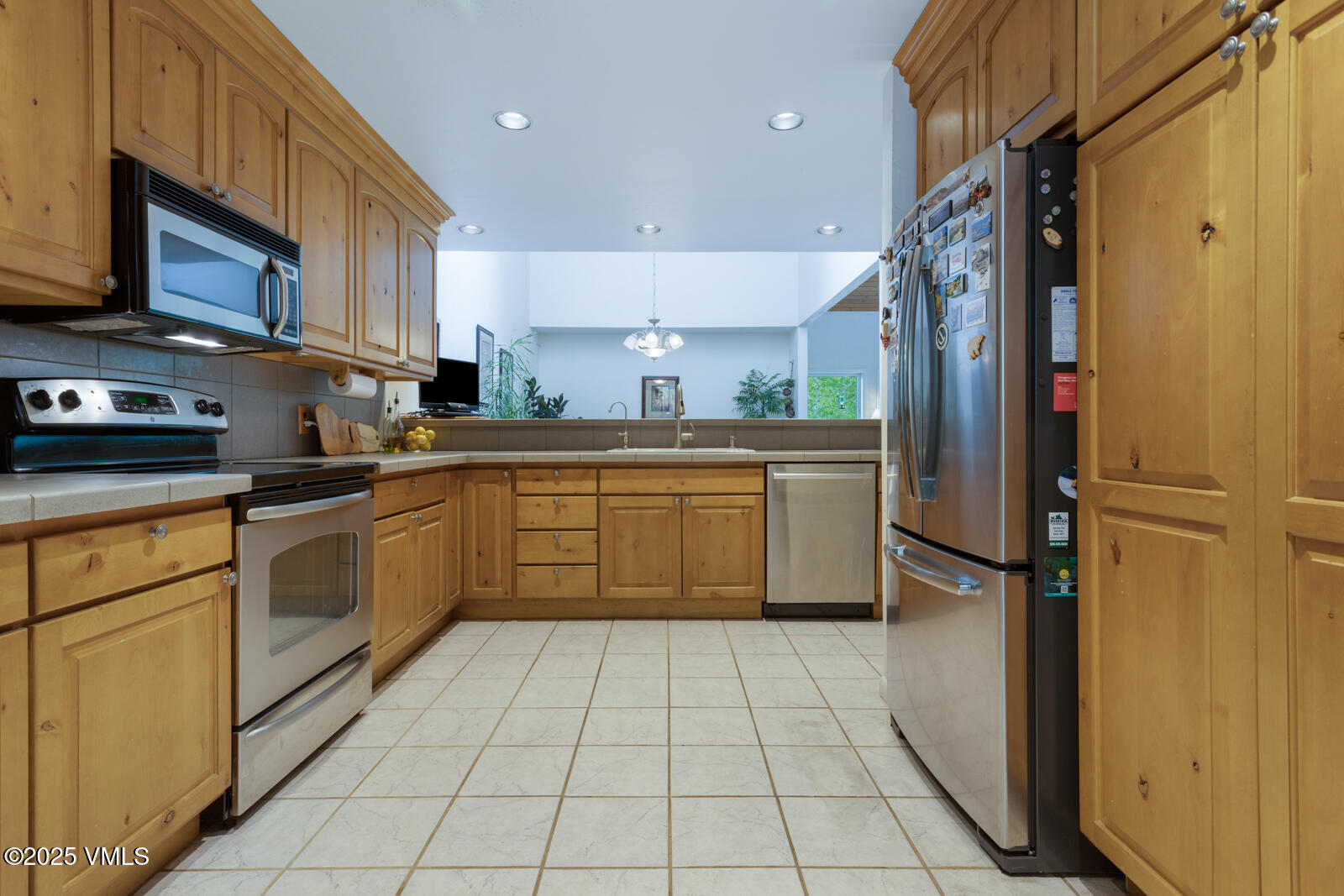 Avon, Colorado 81620, United States, 4 Bedrooms Bedrooms, ,3 BathroomsBathrooms,Residential,Pending,124486