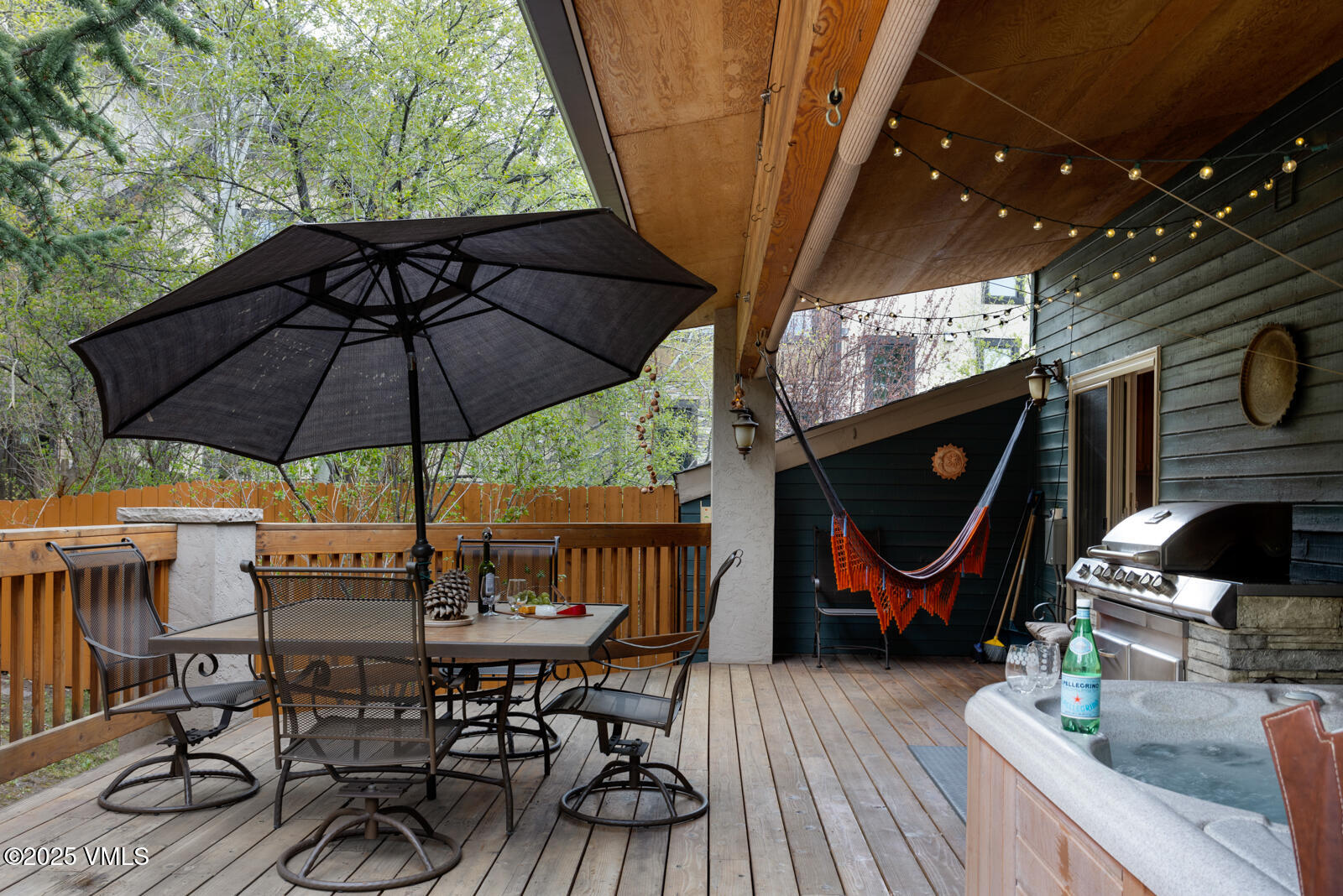 Avon, Colorado 81620, United States, 4 Bedrooms Bedrooms, ,3 BathroomsBathrooms,Residential,Pending,124486