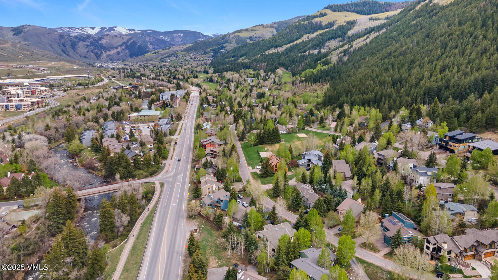 Avon, Colorado 81620, United States, 4 Bedrooms Bedrooms, ,3 BathroomsBathrooms,Residential,Pending,124486