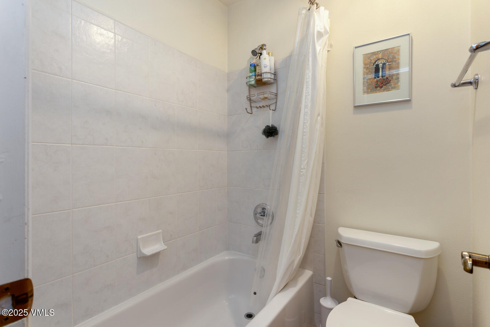 Avon, Colorado 81620, United States, 4 Bedrooms Bedrooms, ,3 BathroomsBathrooms,Residential,Pending,124486