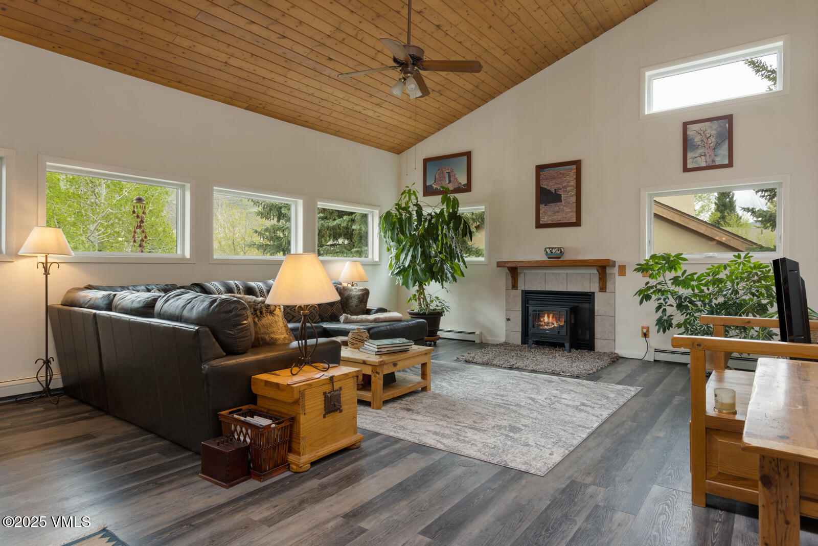 Avon, Colorado 81620, United States, 4 Bedrooms Bedrooms, ,3 BathroomsBathrooms,Residential,Pending,124486