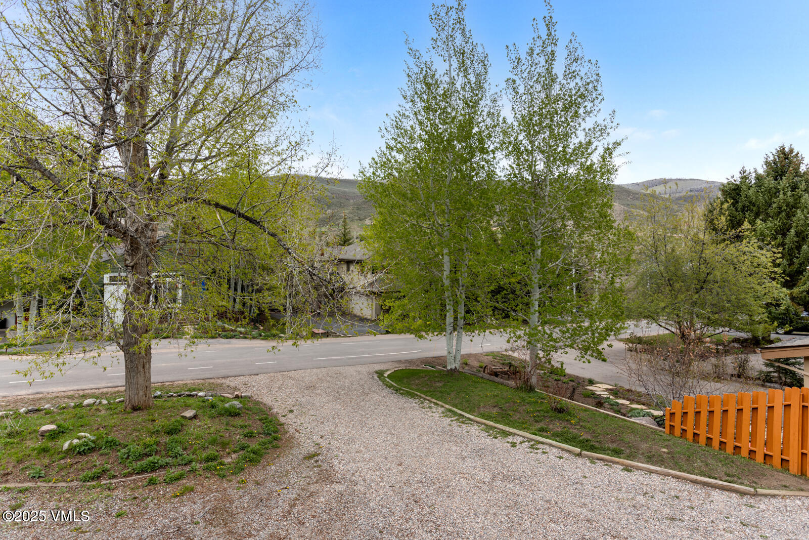 Avon, Colorado 81620, United States, 4 Bedrooms Bedrooms, ,3 BathroomsBathrooms,Residential,Pending,124486