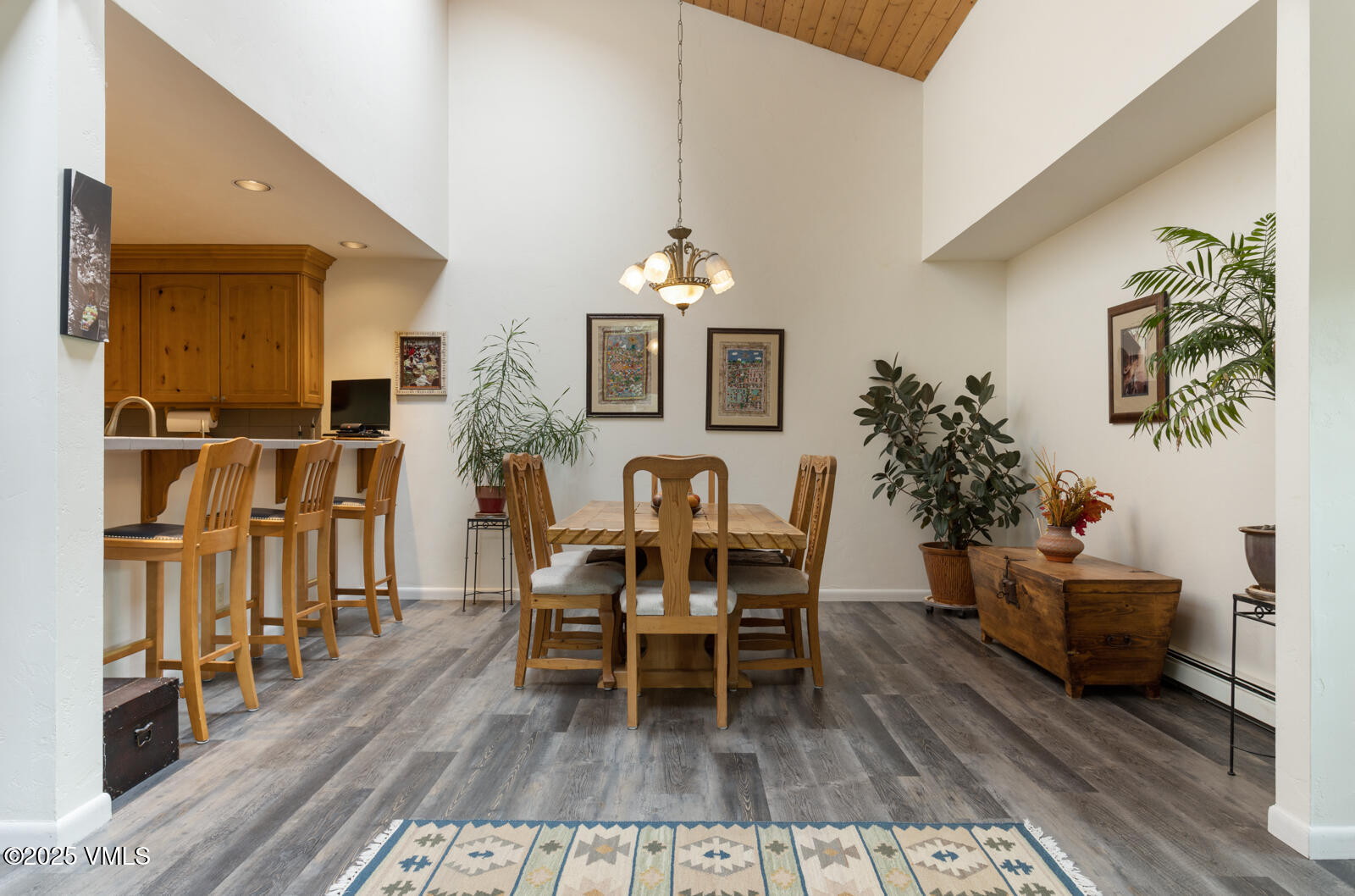 Avon, Colorado 81620, United States, 4 Bedrooms Bedrooms, ,3 BathroomsBathrooms,Residential,Pending,124486