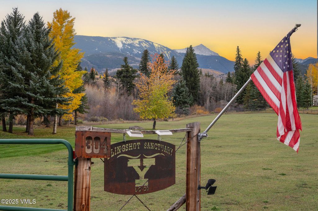 Photo of 304 Meadow Road, Edwards, CO 81632 (MLS # 1012952)