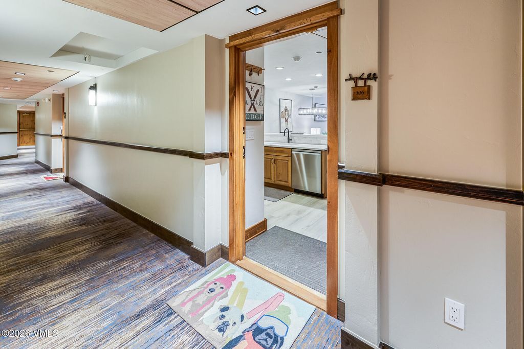 Photo of 30 Cresta Road #306, Edwards, CO 81632 (MLS # 1013523)