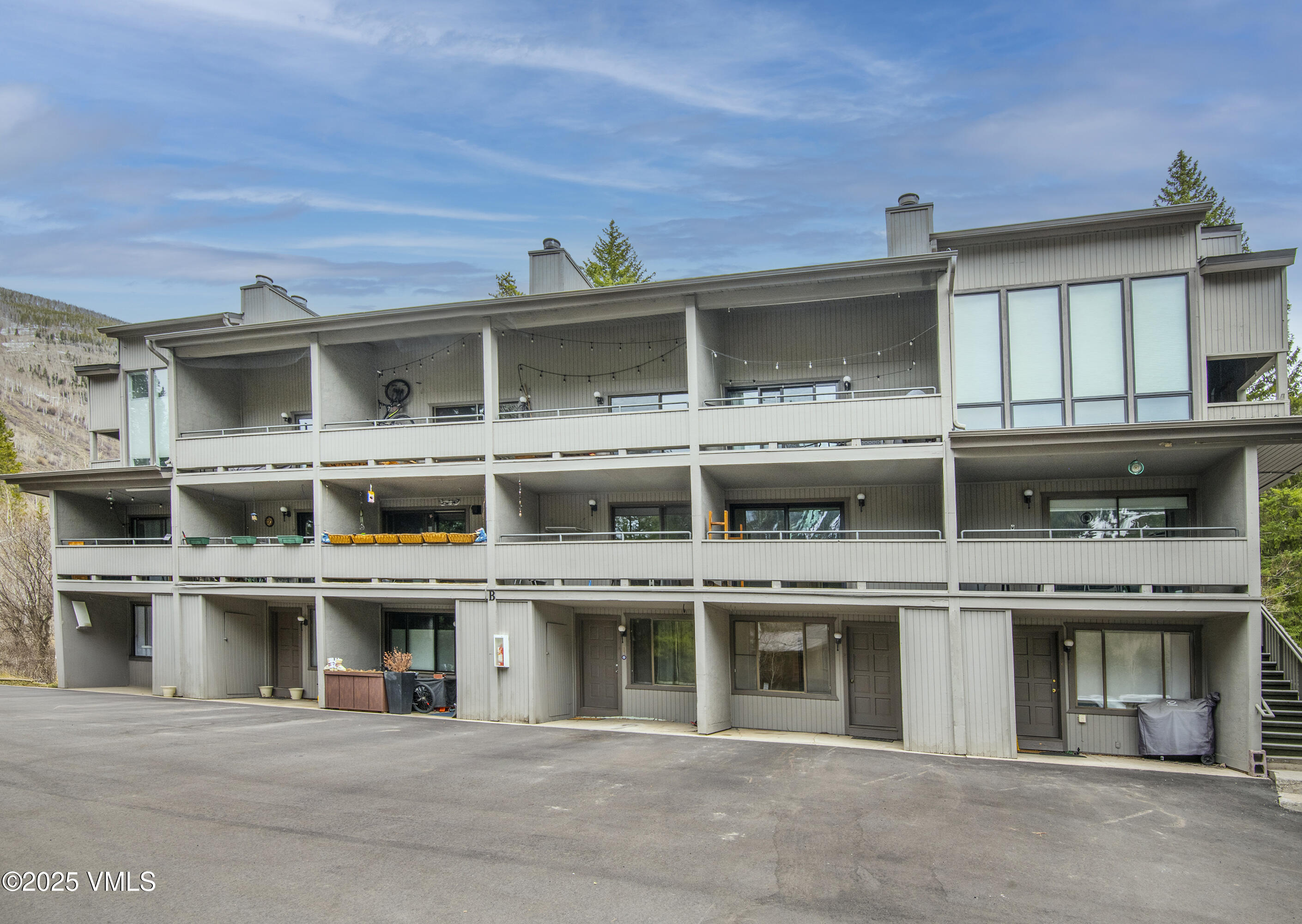 Vail, Colorado 81657, United States, 2 Bedrooms Bedrooms, ,2 BathroomsBathrooms,Residential,Active,117501