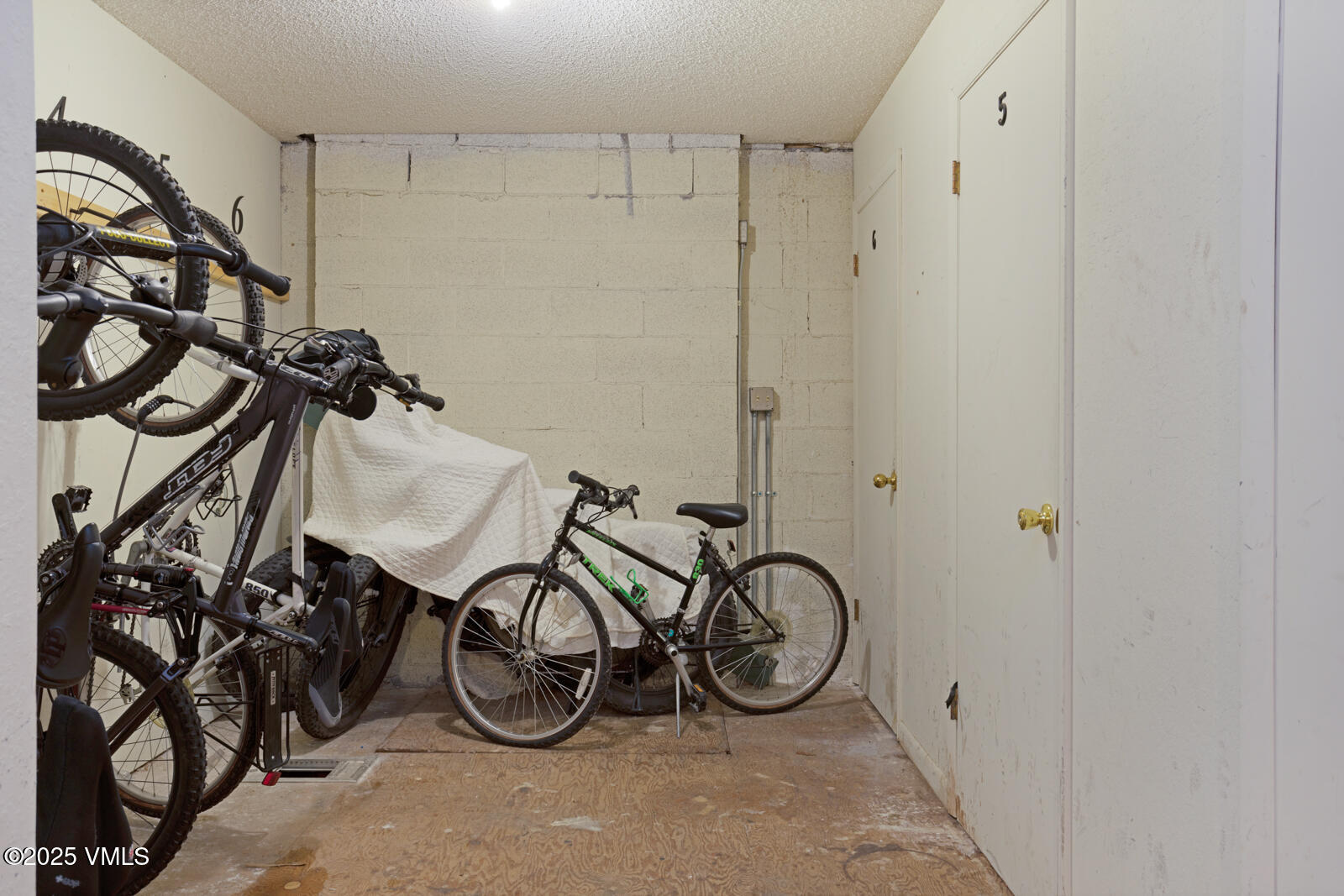 Vail, Colorado 81657, United States, 3 Bedrooms Bedrooms, ,3 BathroomsBathrooms,Residential,Active,178072