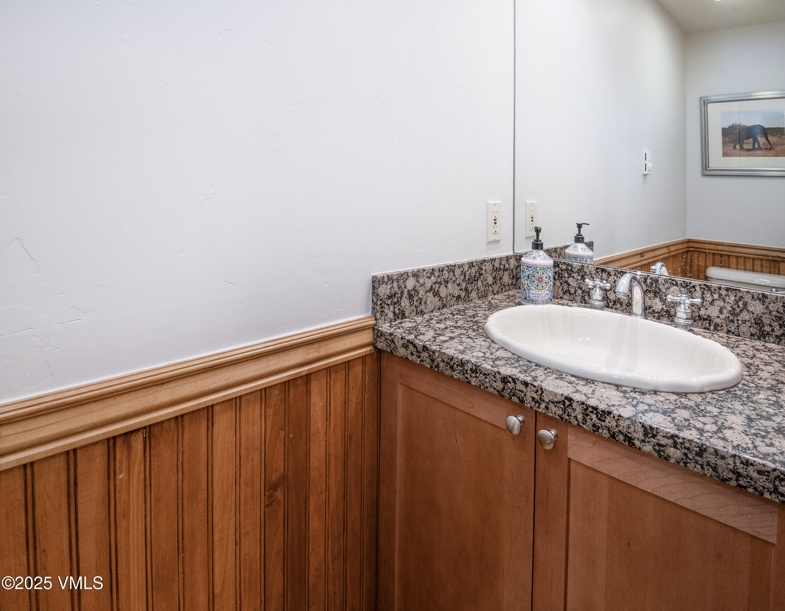 Vail, Colorado 81657, United States, 2 Bedrooms Bedrooms, ,2 BathroomsBathrooms,Residential,Pending,84109