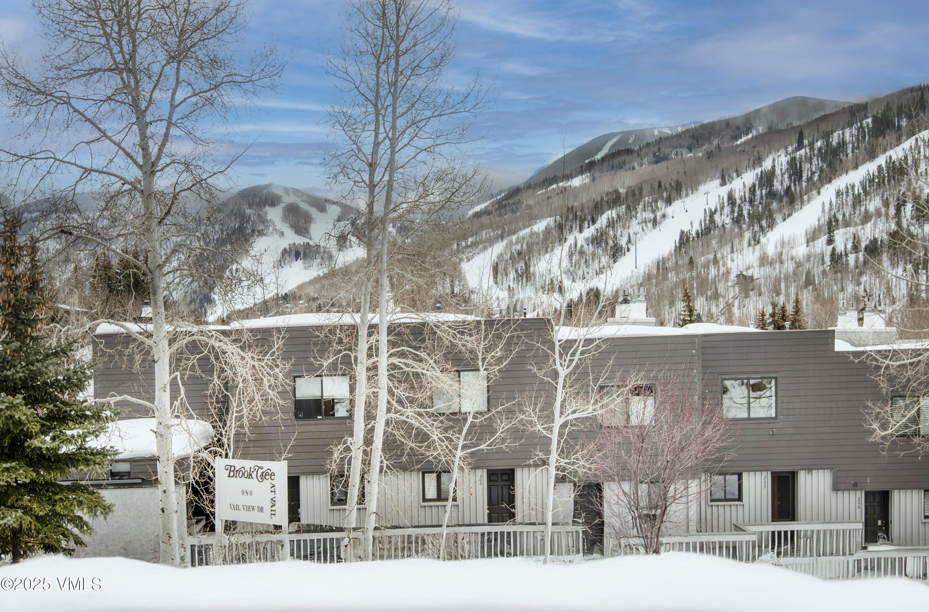 Vail, Colorado 81657, United States, 2 Bedrooms Bedrooms, ,2 BathroomsBathrooms,Residential,Pending,84109