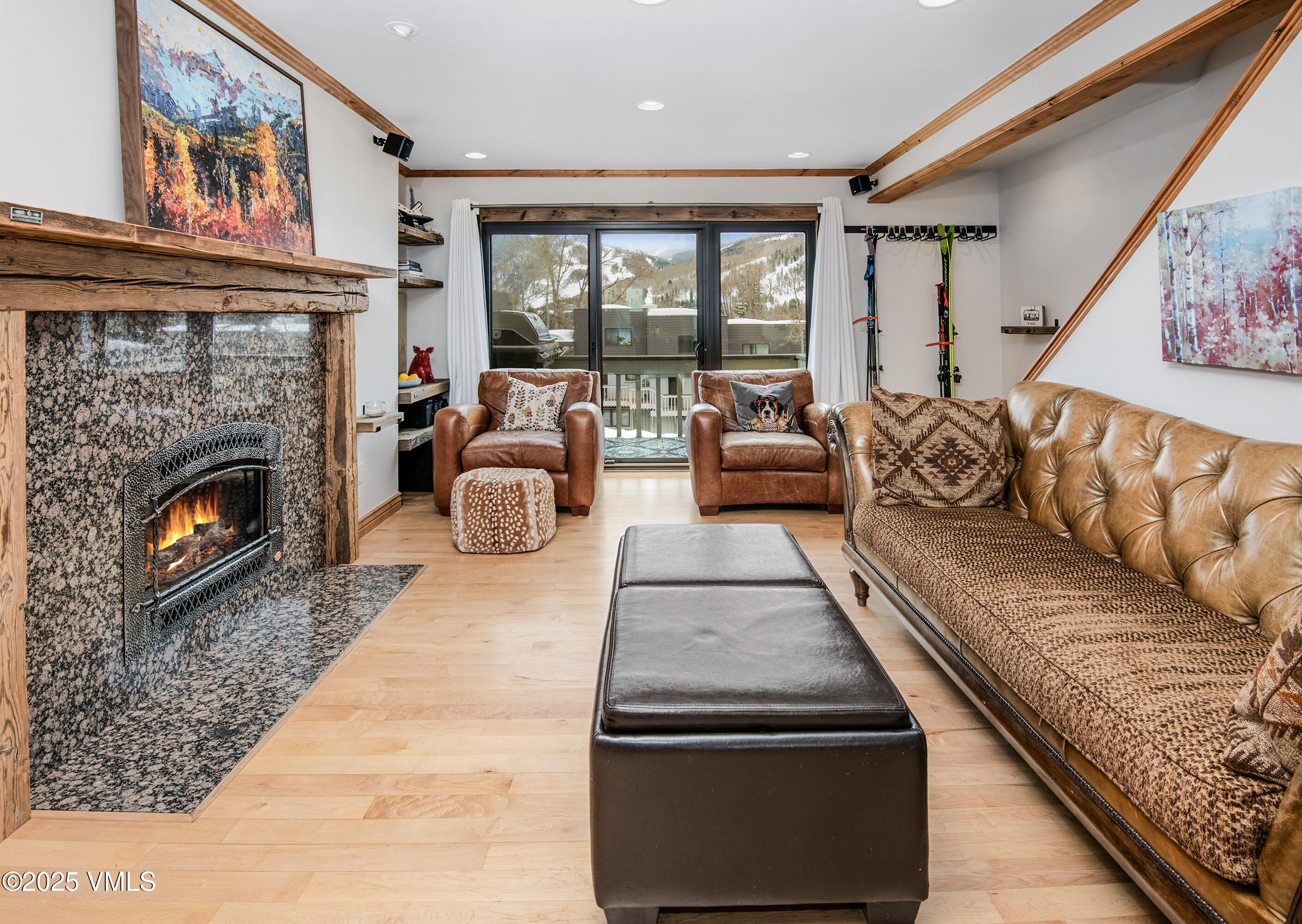 Vail, Colorado 81657, United States, 2 Bedrooms Bedrooms, ,2 BathroomsBathrooms,Residential,Pending,84109