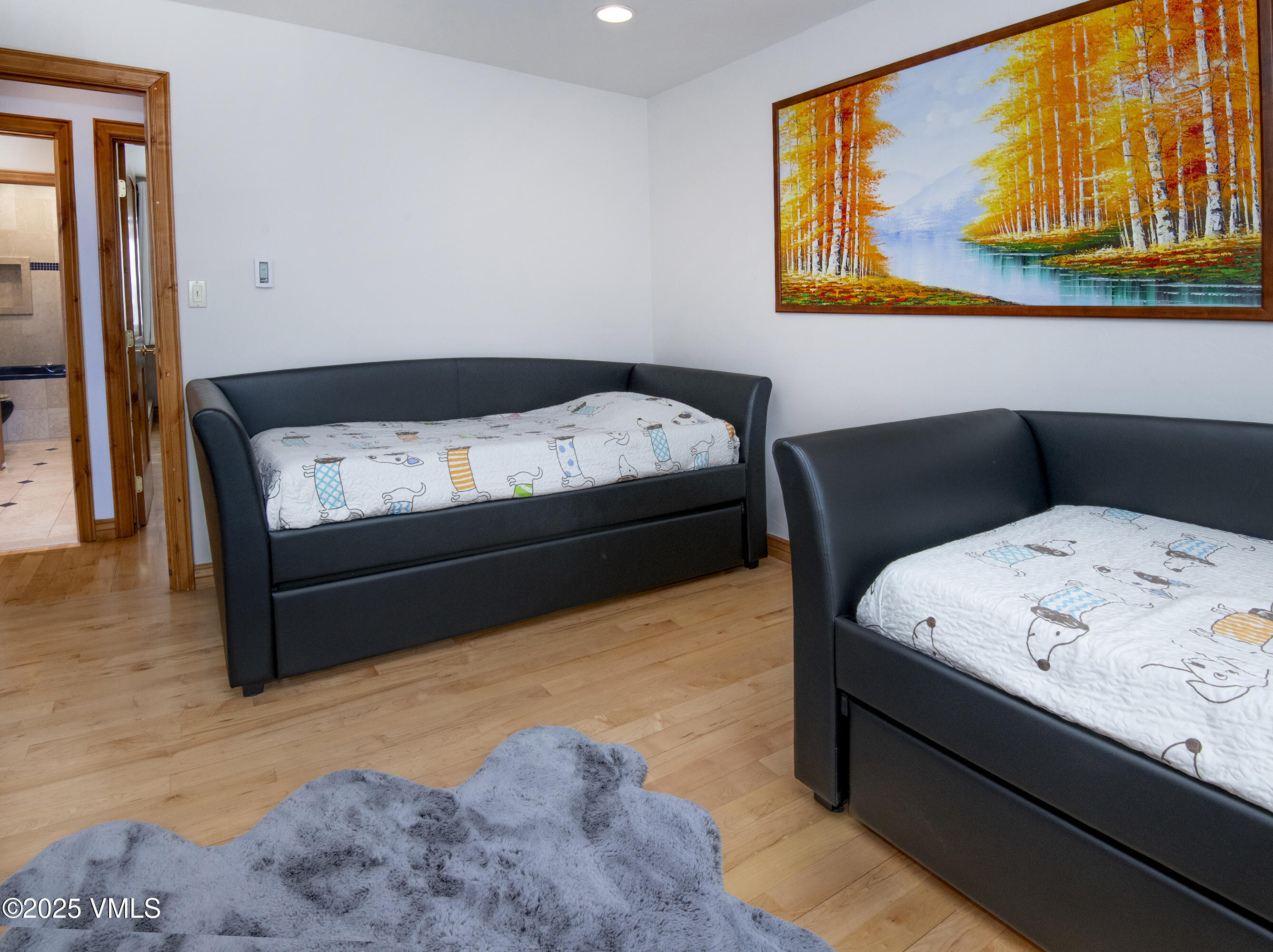 Vail, Colorado 81657, United States, 2 Bedrooms Bedrooms, ,2 BathroomsBathrooms,Residential,Pending,84109