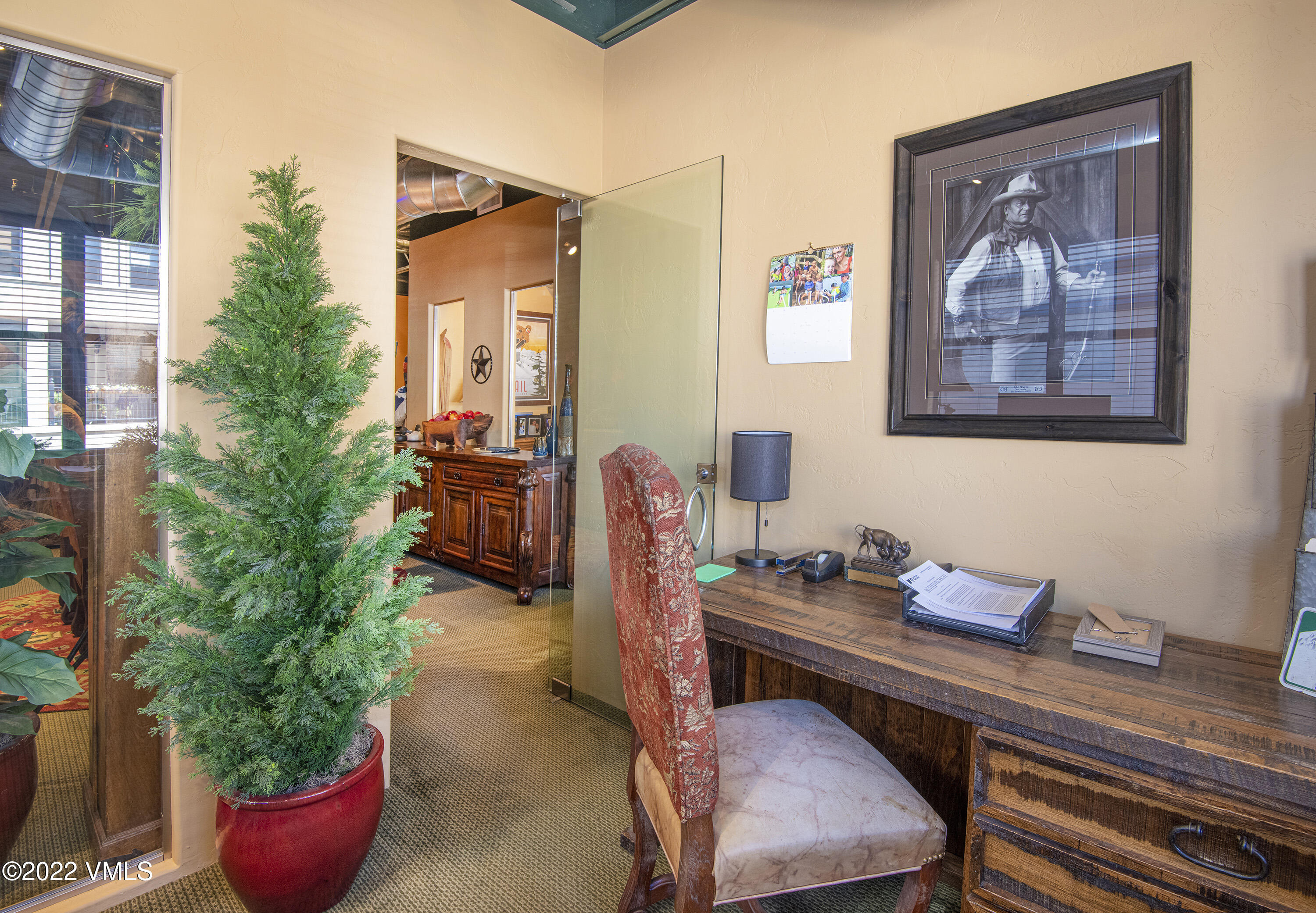 Edwards, Colorado 81632, United States, ,Commercial,Pending,74374