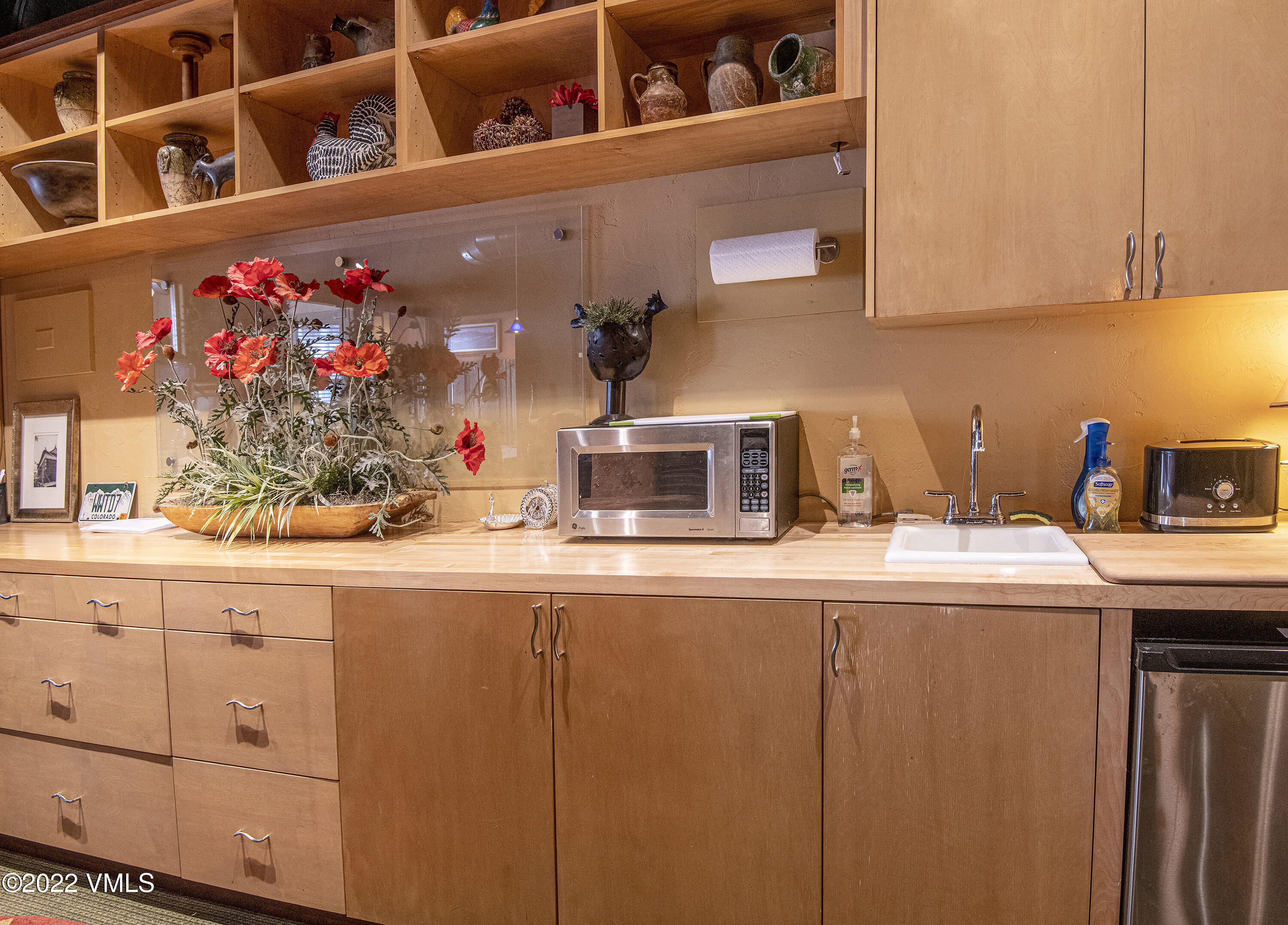 Edwards, Colorado 81632, United States, ,Commercial,Pending,74374