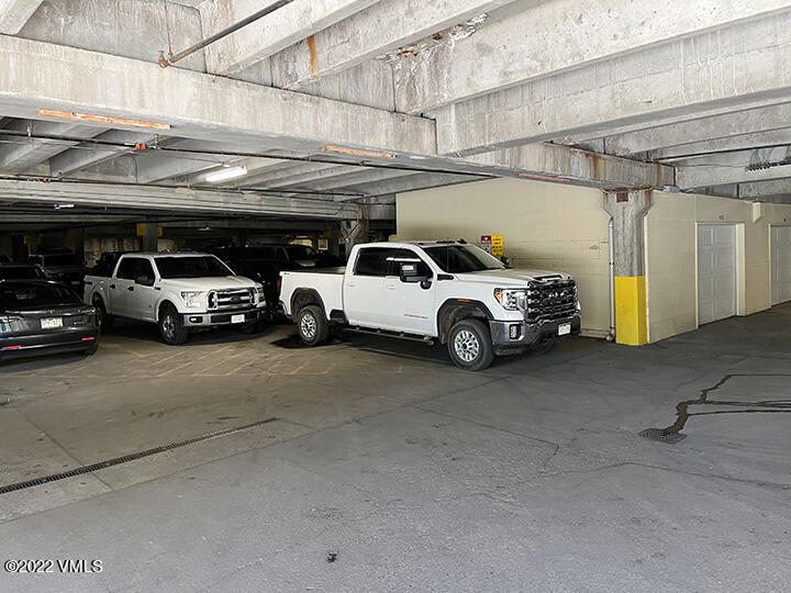 Edwards, Colorado 81632, United States, ,Commercial,Pending,74374