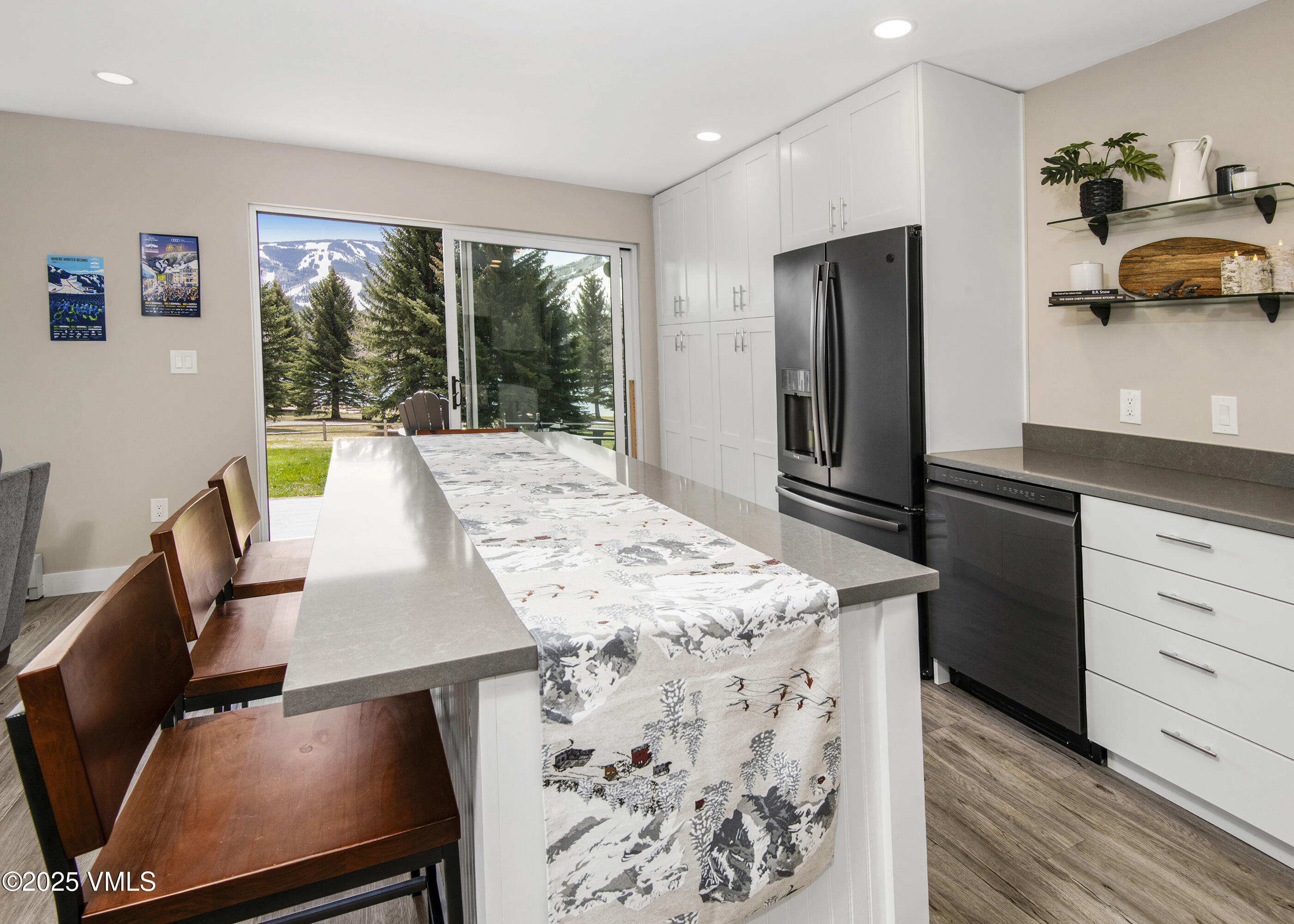 Avon, Colorado 81620, United States, 3 Bedrooms Bedrooms, ,2 BathroomsBathrooms,Residential,Pending,106199