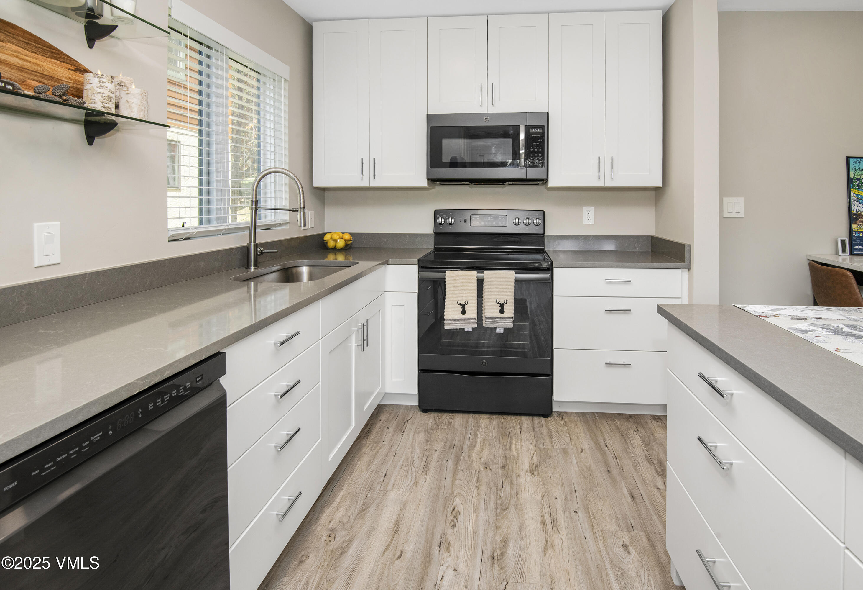 Avon, Colorado 81620, United States, 3 Bedrooms Bedrooms, ,2 BathroomsBathrooms,Residential,Pending,106199