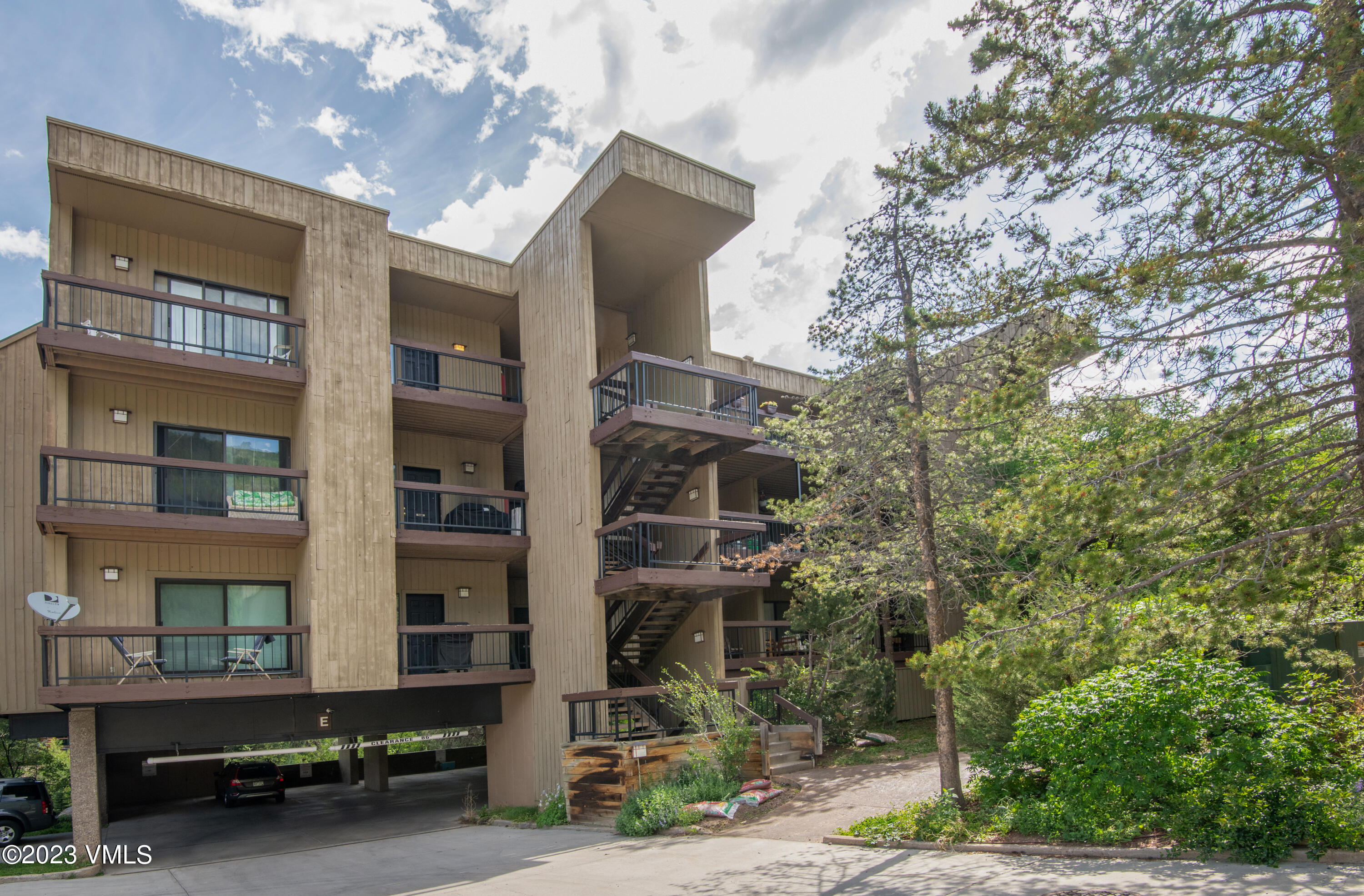 Eagle-Vail, Colorado 81620, United States, 2 Bedrooms Bedrooms, ,2 BathroomsBathrooms,Residential,Pending,70859