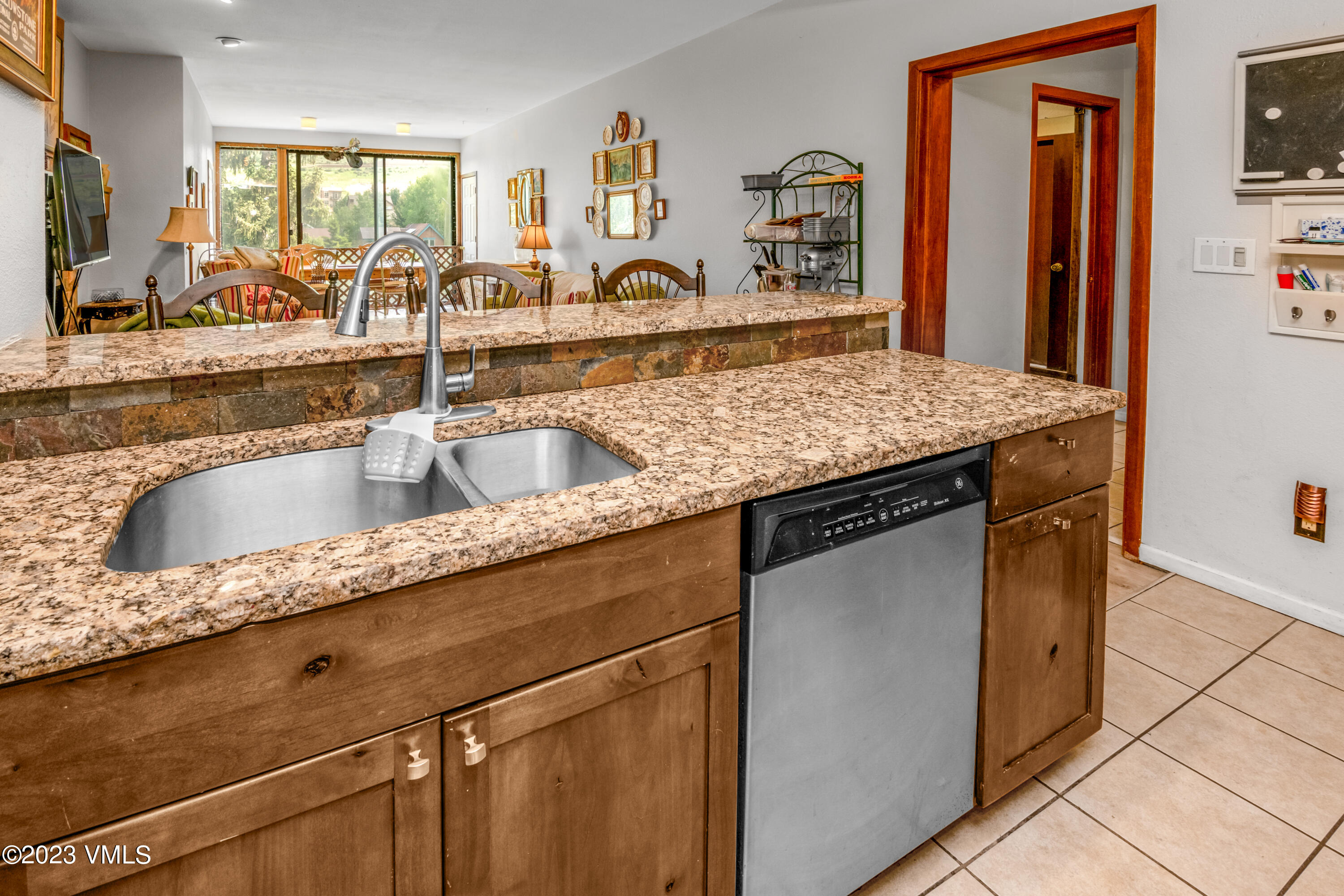 Eagle-Vail, Colorado 81620, United States, 2 Bedrooms Bedrooms, ,2 BathroomsBathrooms,Residential,Pending,70859