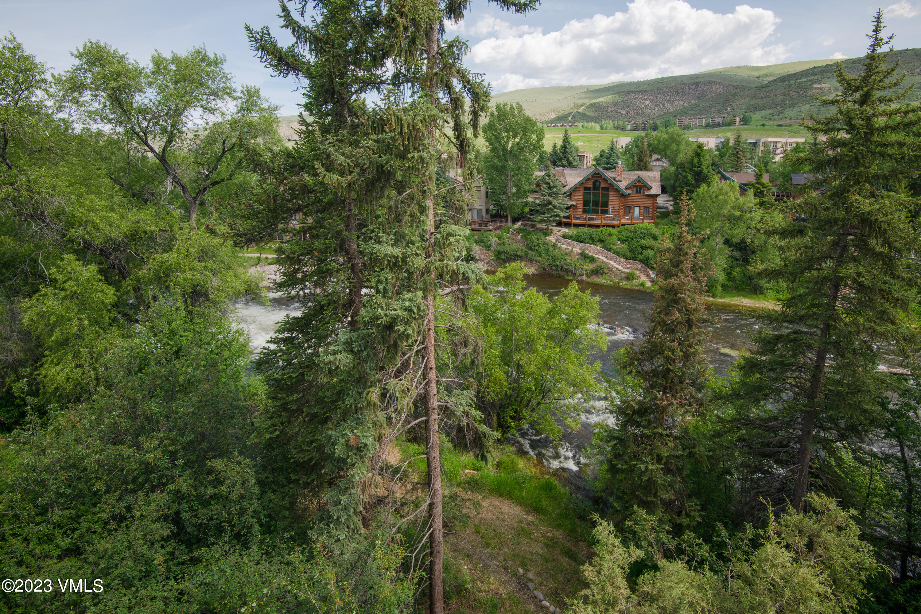 Eagle-Vail, Colorado 81620, United States, 2 Bedrooms Bedrooms, ,2 BathroomsBathrooms,Residential,Pending,70859