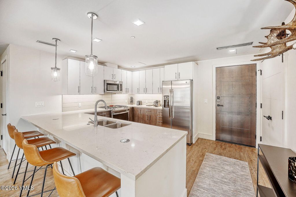 Photo of 430 S Frontage Road E #RU-H, Vail, CO 81657 (MLS # 1013903)