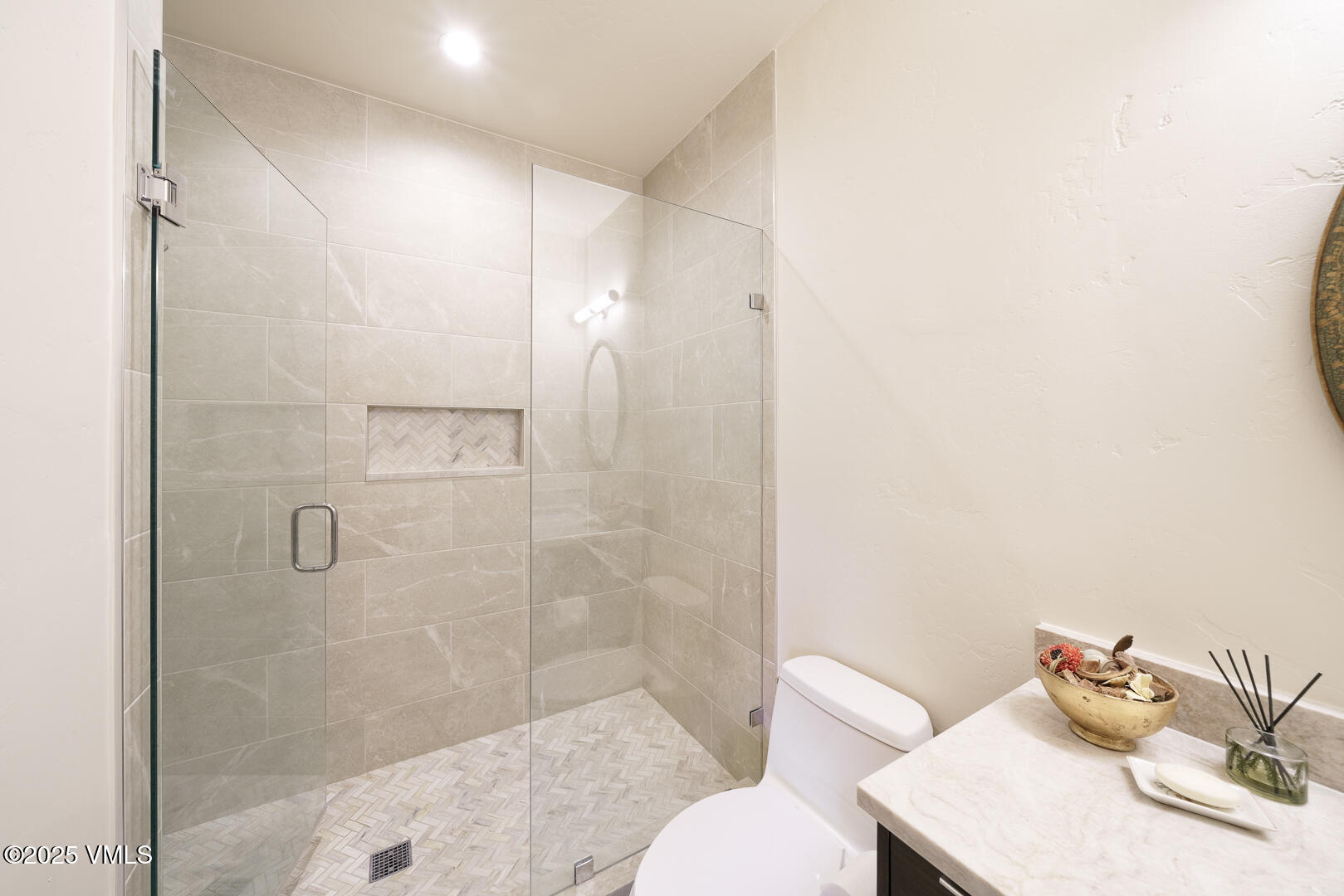 Edwards, Colorado 81632, United States, 5 Bedrooms Bedrooms, ,5 BathroomsBathrooms,Residential,Active,181704