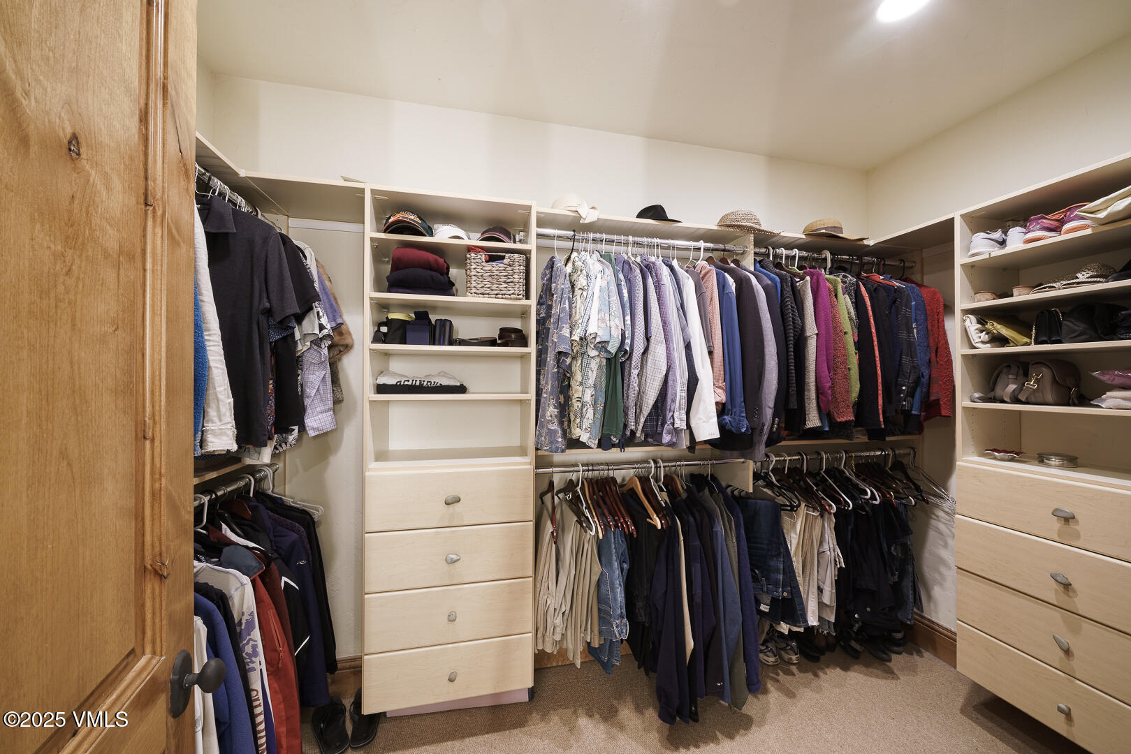 Edwards, Colorado 81632, United States, 5 Bedrooms Bedrooms, ,5 BathroomsBathrooms,Residential,Active,181704