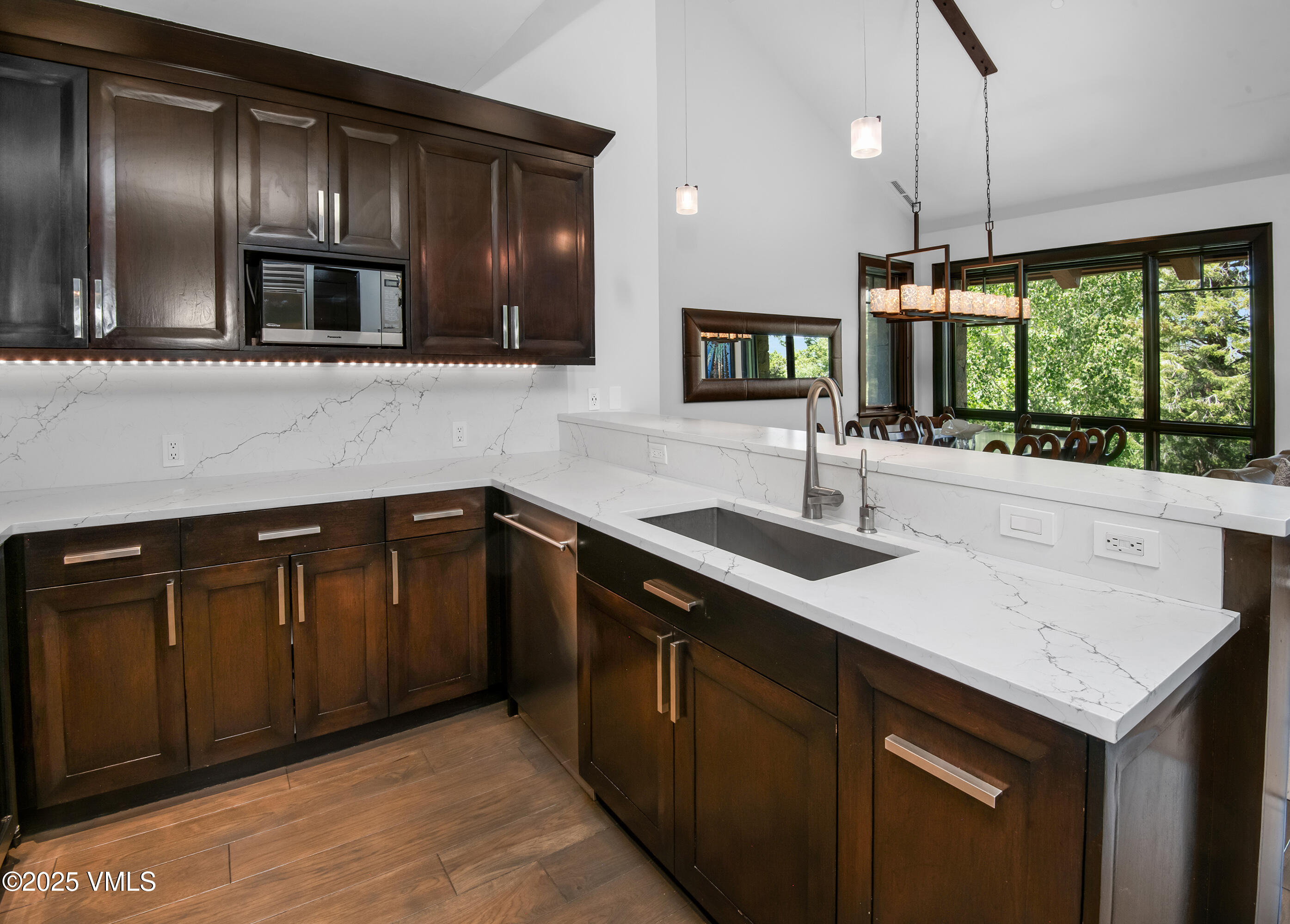 Avon, Colorado 81620, United States, 3 Bedrooms Bedrooms, ,4 BathroomsBathrooms,Residential,Active,159048