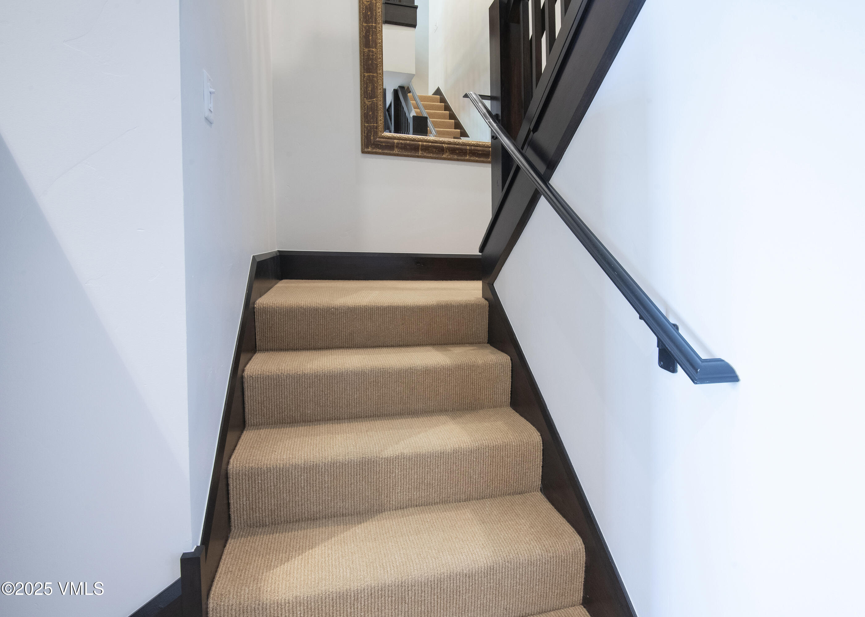 Avon, Colorado 81620, United States, 3 Bedrooms Bedrooms, ,4 BathroomsBathrooms,Residential,Active,159048