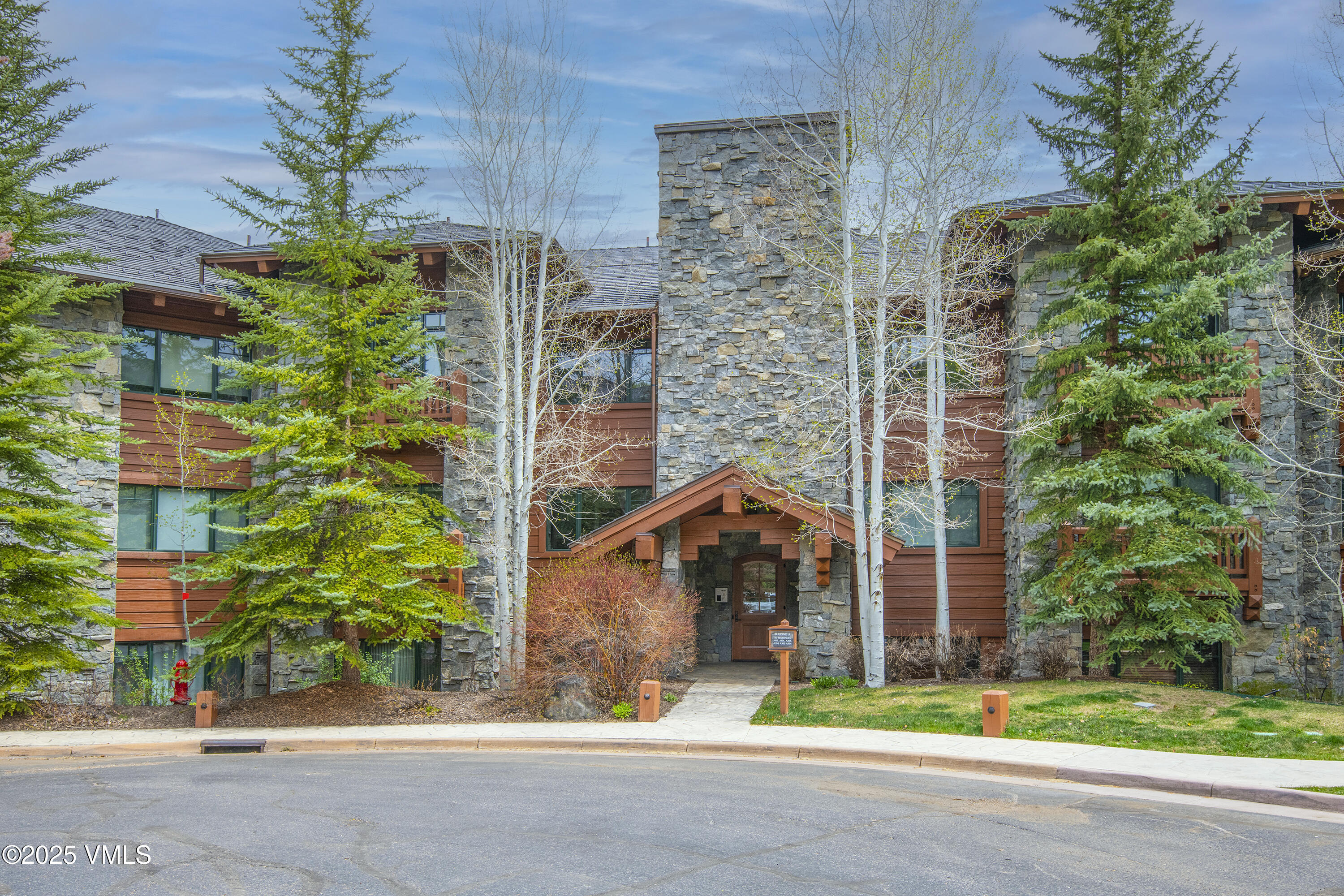 Avon, Colorado 81620, United States, 3 Bedrooms Bedrooms, ,4 BathroomsBathrooms,Residential,Active,159048