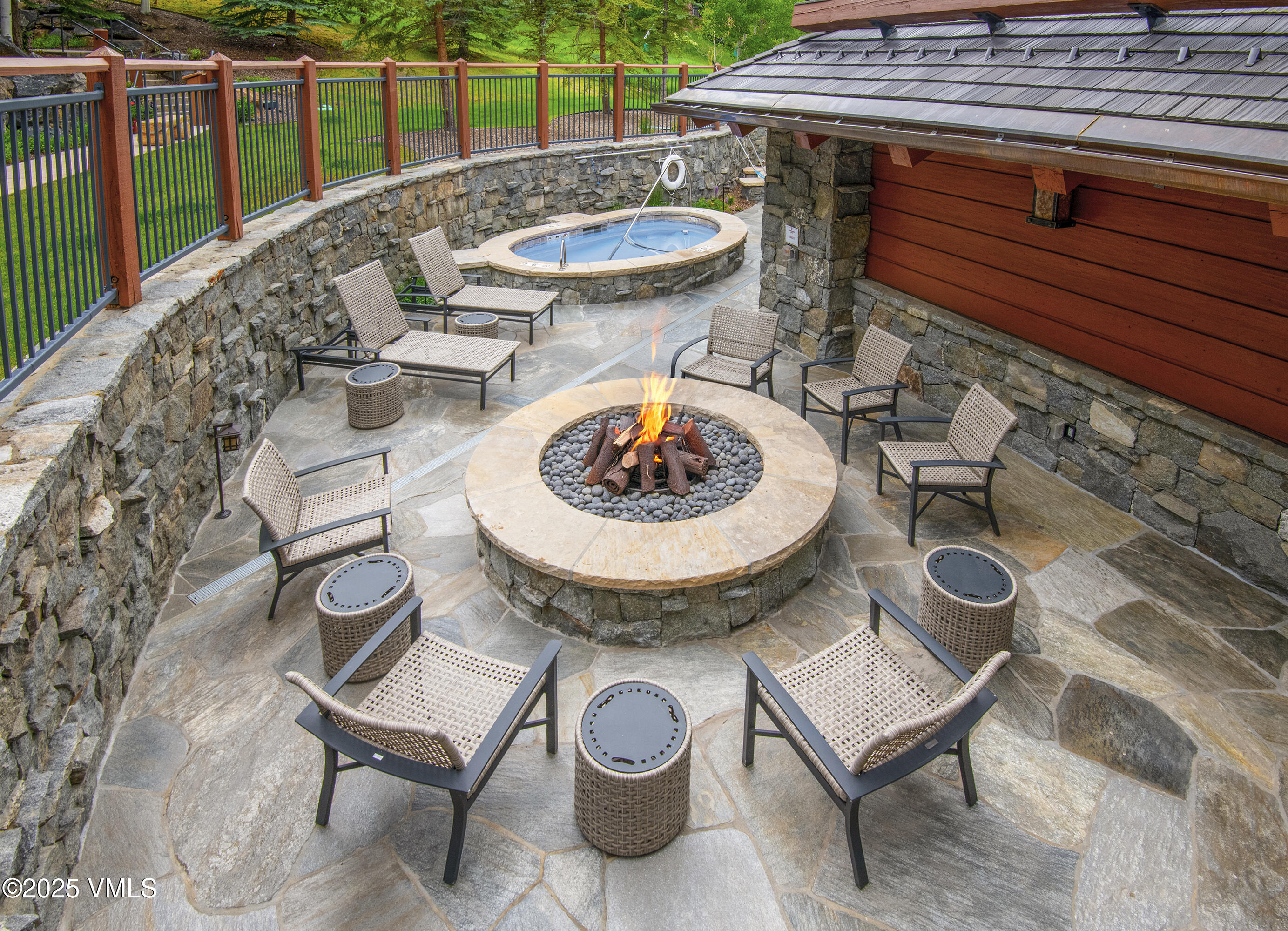 Avon, Colorado 81620, United States, 3 Bedrooms Bedrooms, ,4 BathroomsBathrooms,Residential,Active,159048