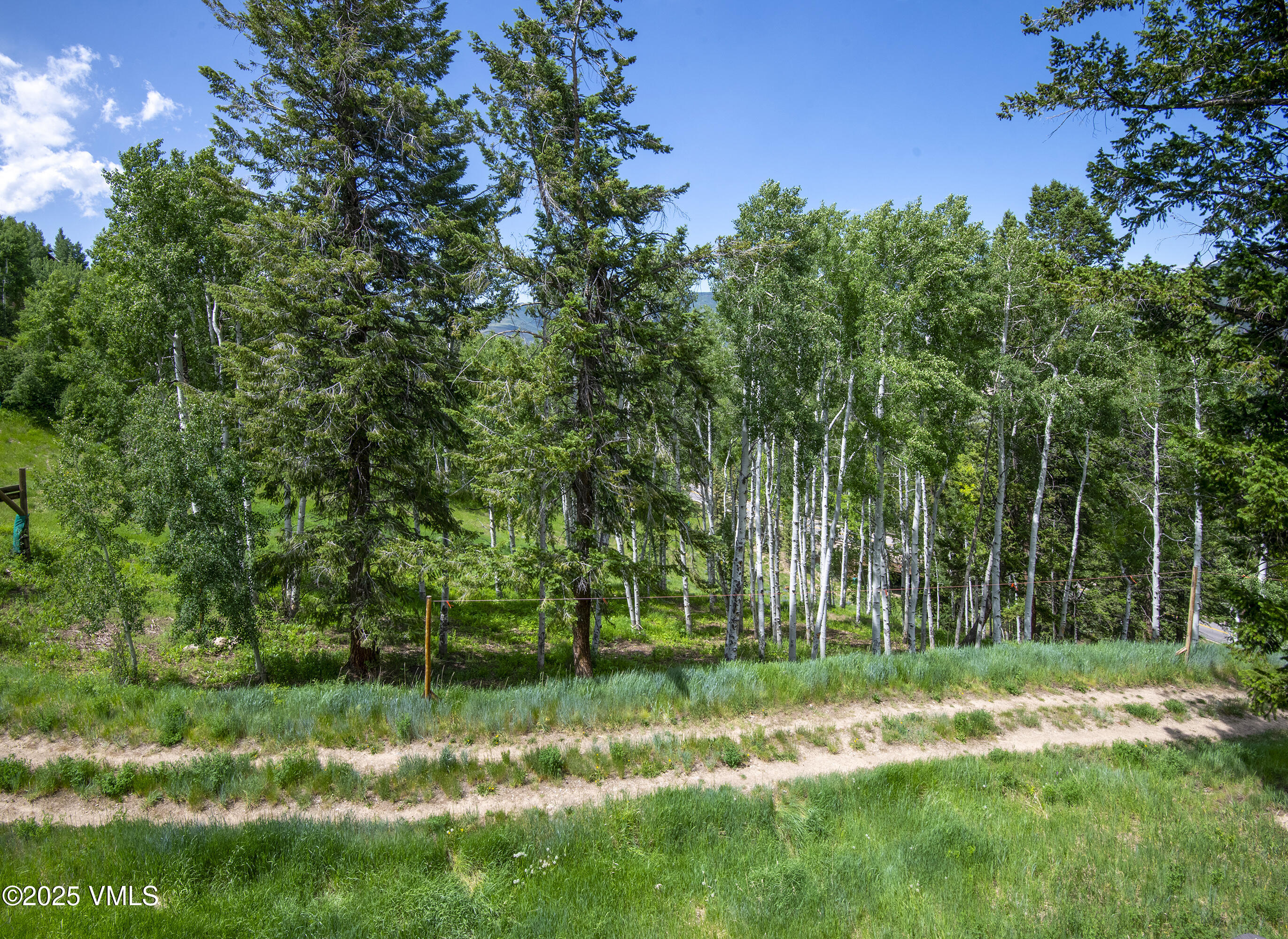 Avon, Colorado 81620, United States, 3 Bedrooms Bedrooms, ,4 BathroomsBathrooms,Residential,Active,159048