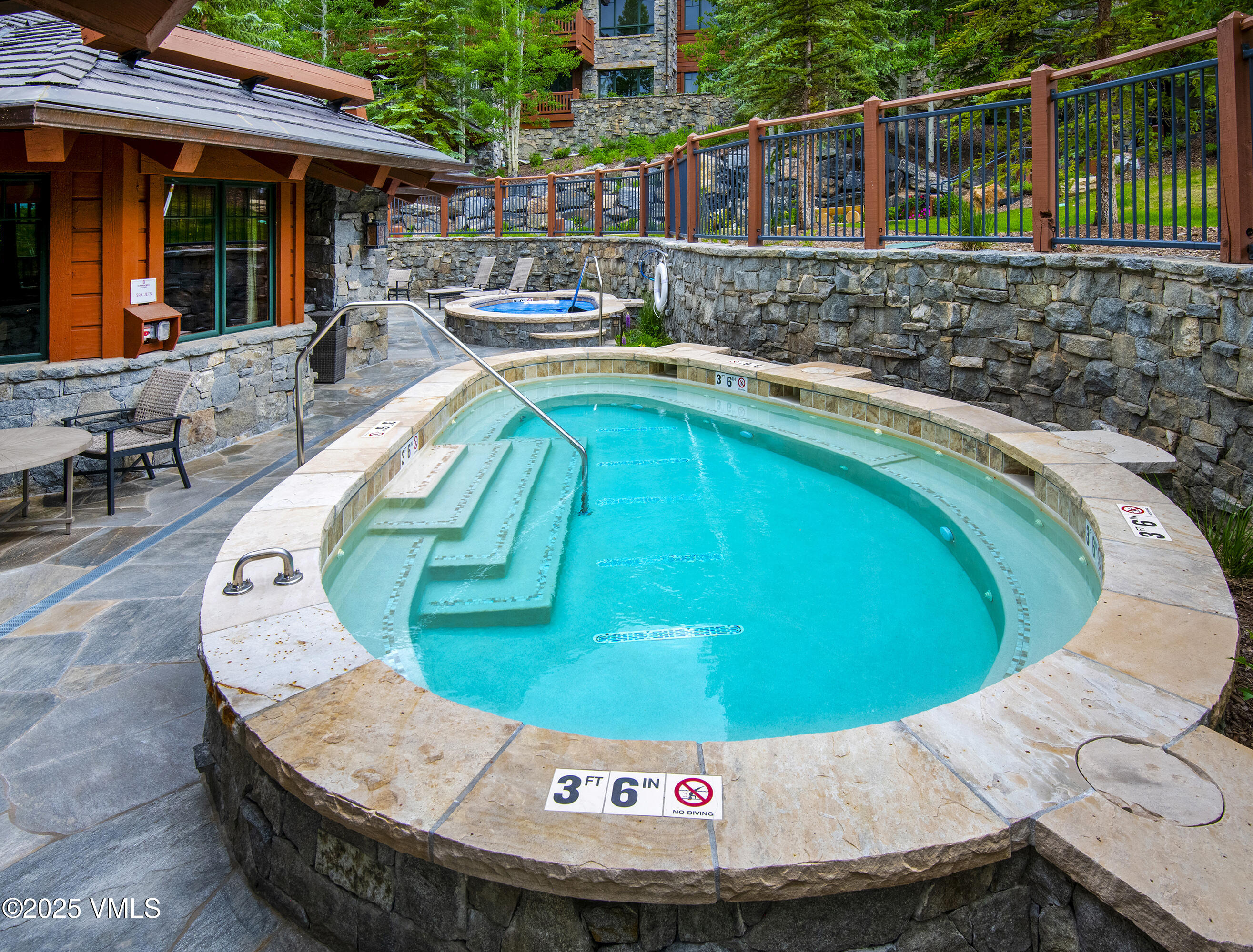 Avon, Colorado 81620, United States, 3 Bedrooms Bedrooms, ,4 BathroomsBathrooms,Residential,Active,159048