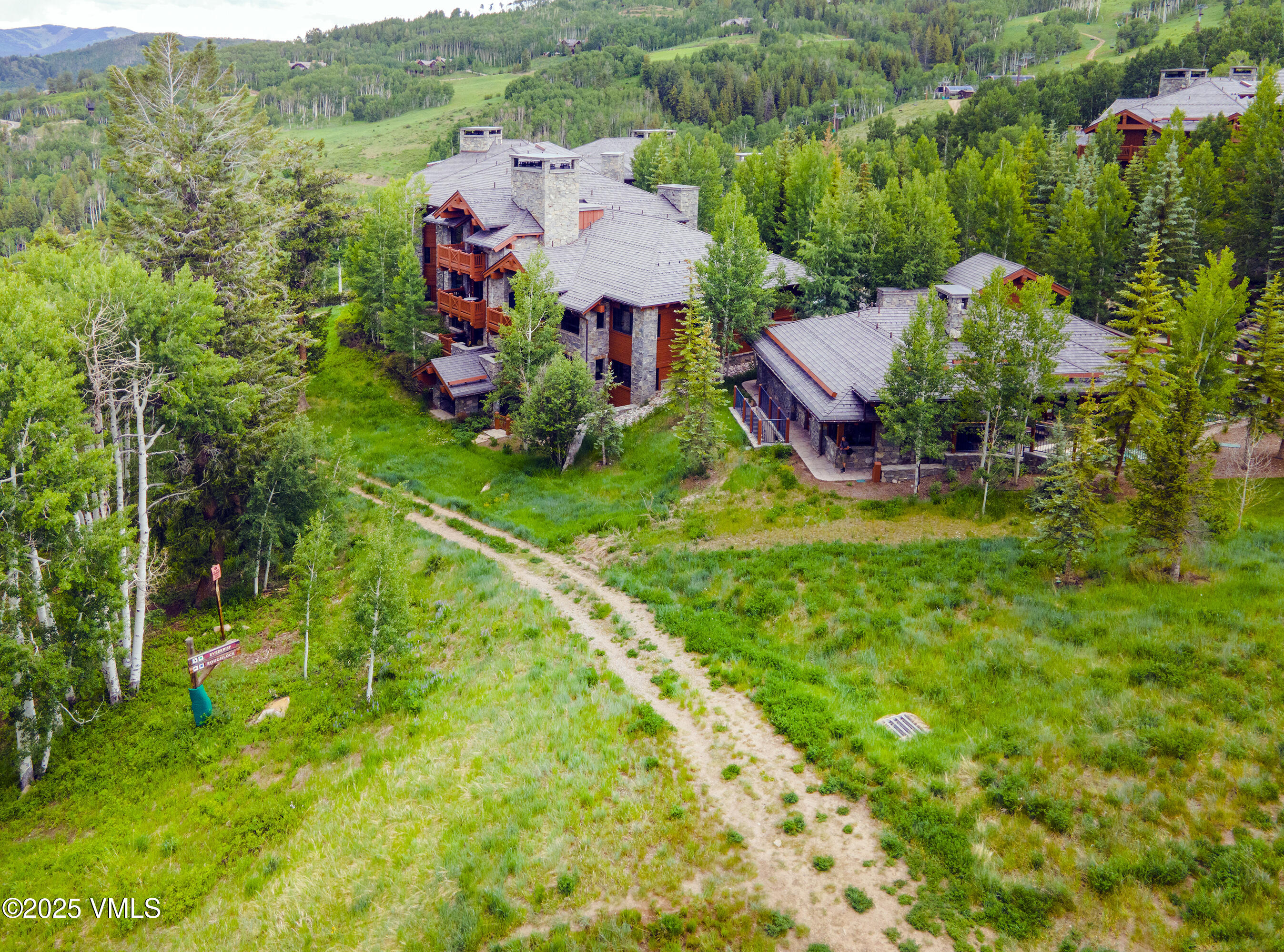 Avon, Colorado 81620, United States, 3 Bedrooms Bedrooms, ,4 BathroomsBathrooms,Residential,Active,159048