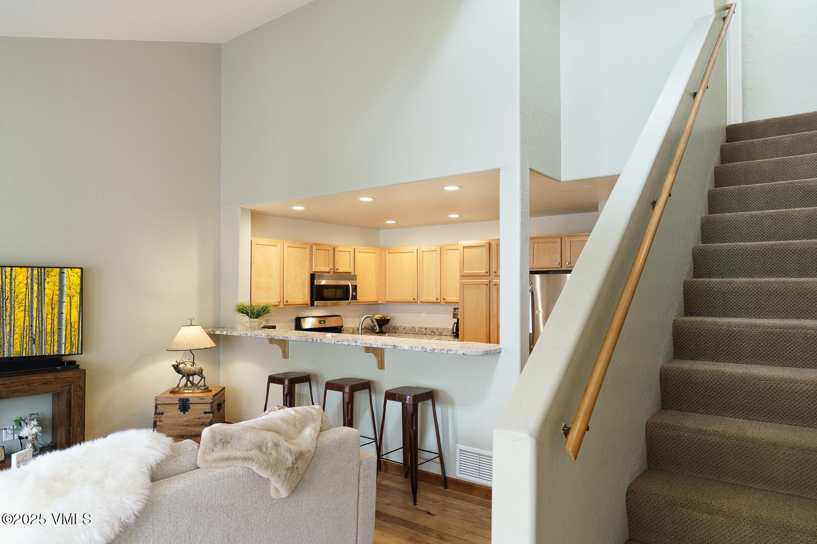 Edwards, Colorado 81632, United States, 3 Bedrooms Bedrooms, ,3 BathroomsBathrooms,Residential,Pending,122744