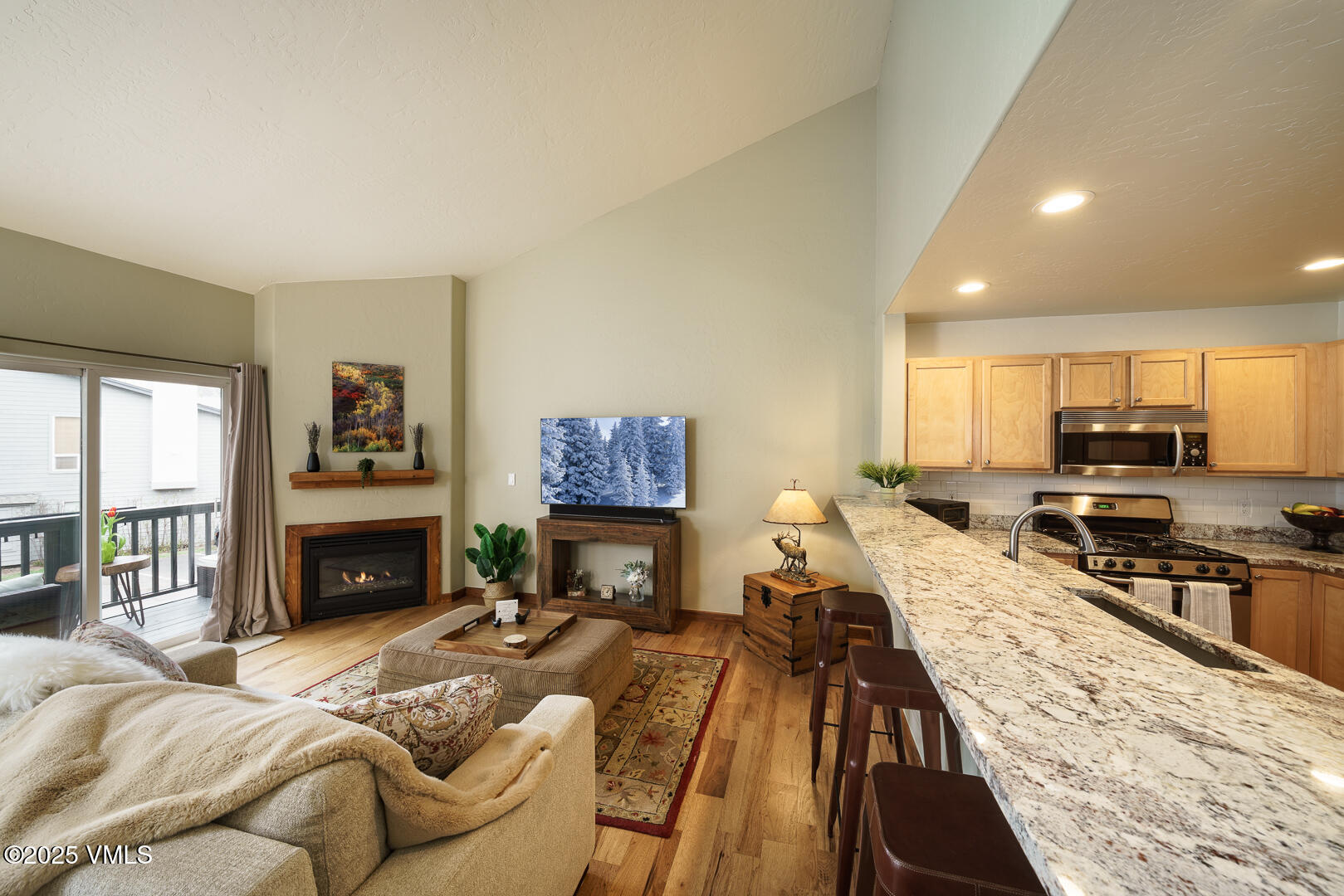 Edwards, Colorado 81632, United States, 3 Bedrooms Bedrooms, ,3 BathroomsBathrooms,Residential,Pending,122744