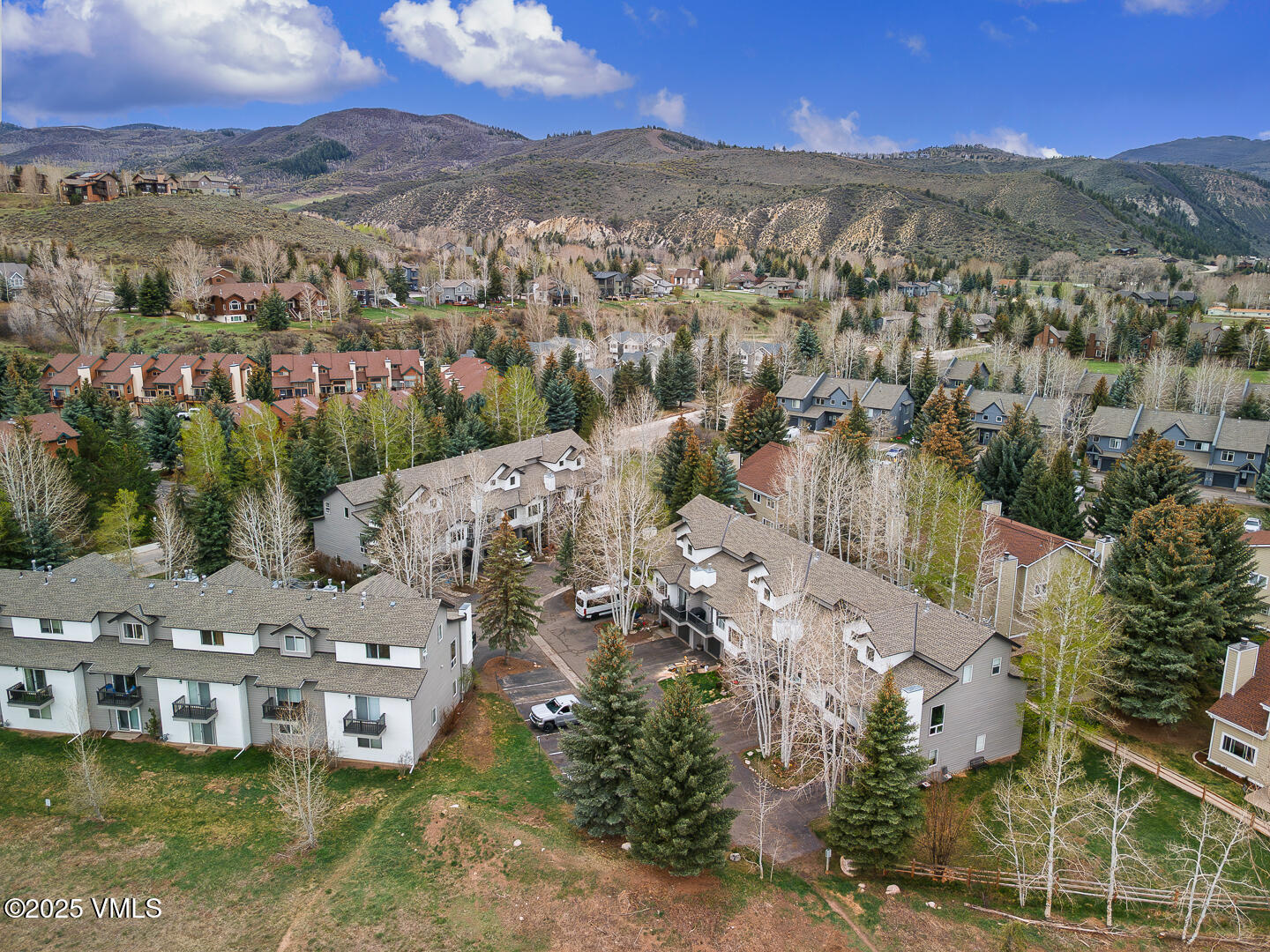 Edwards, Colorado 81632, United States, 3 Bedrooms Bedrooms, ,3 BathroomsBathrooms,Residential,Pending,122744