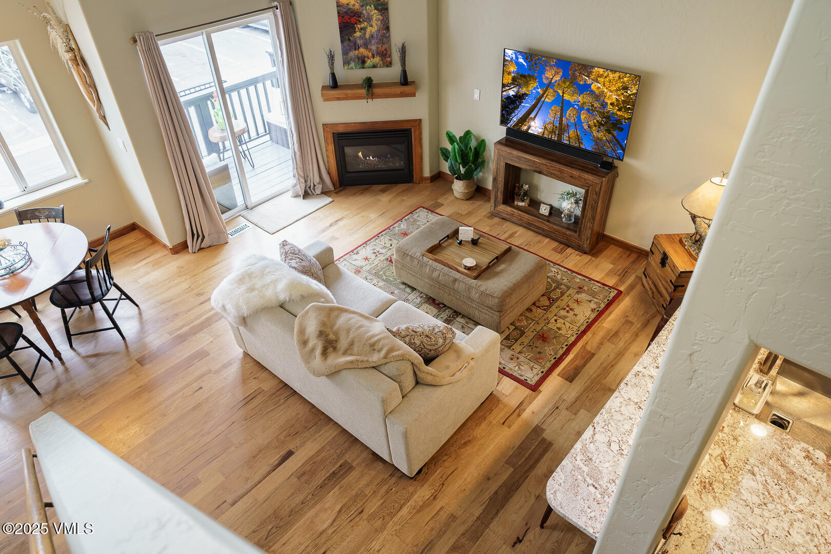 Edwards, Colorado 81632, United States, 3 Bedrooms Bedrooms, ,3 BathroomsBathrooms,Residential,Pending,122744